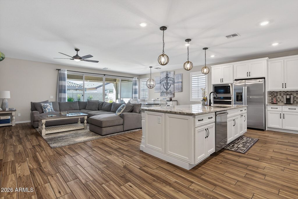 Photo of 9967 W Pinchot Avenue, Avondale, AZ 85392 (MLS # 6998066)