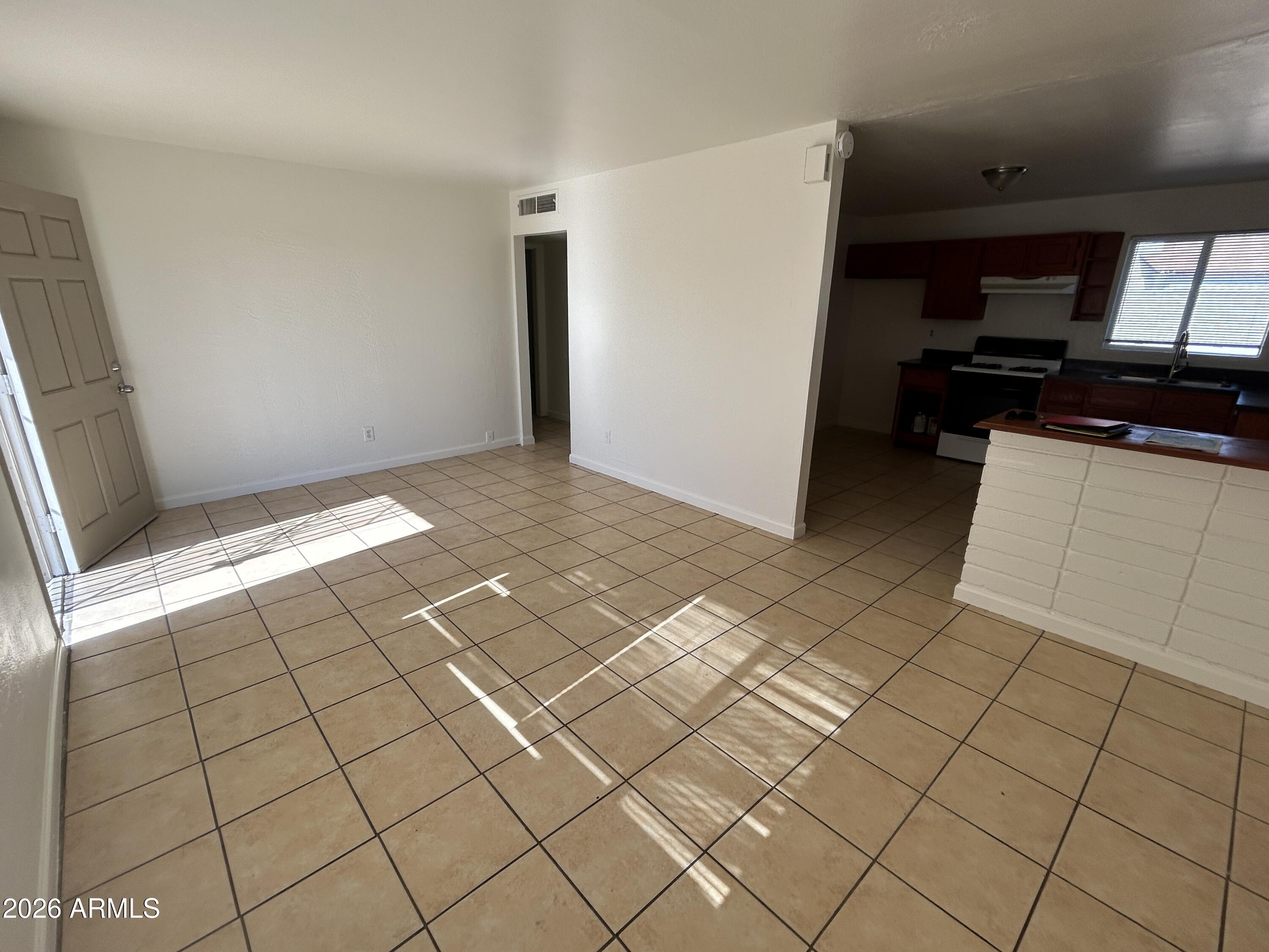 114 W RILEY Drive