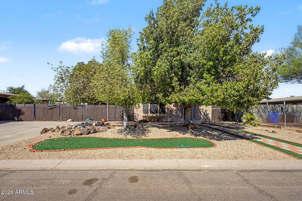 Photo of 3612 W Lone Cactus Drive, Glendale, AZ 85308 (MLS # 6997136)