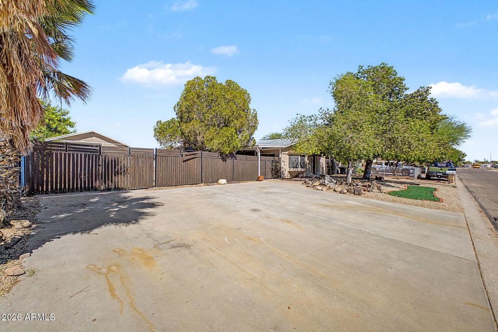 Photo of 3612 W Lone Cactus Drive, Glendale, AZ 85308 (MLS # 6997136)