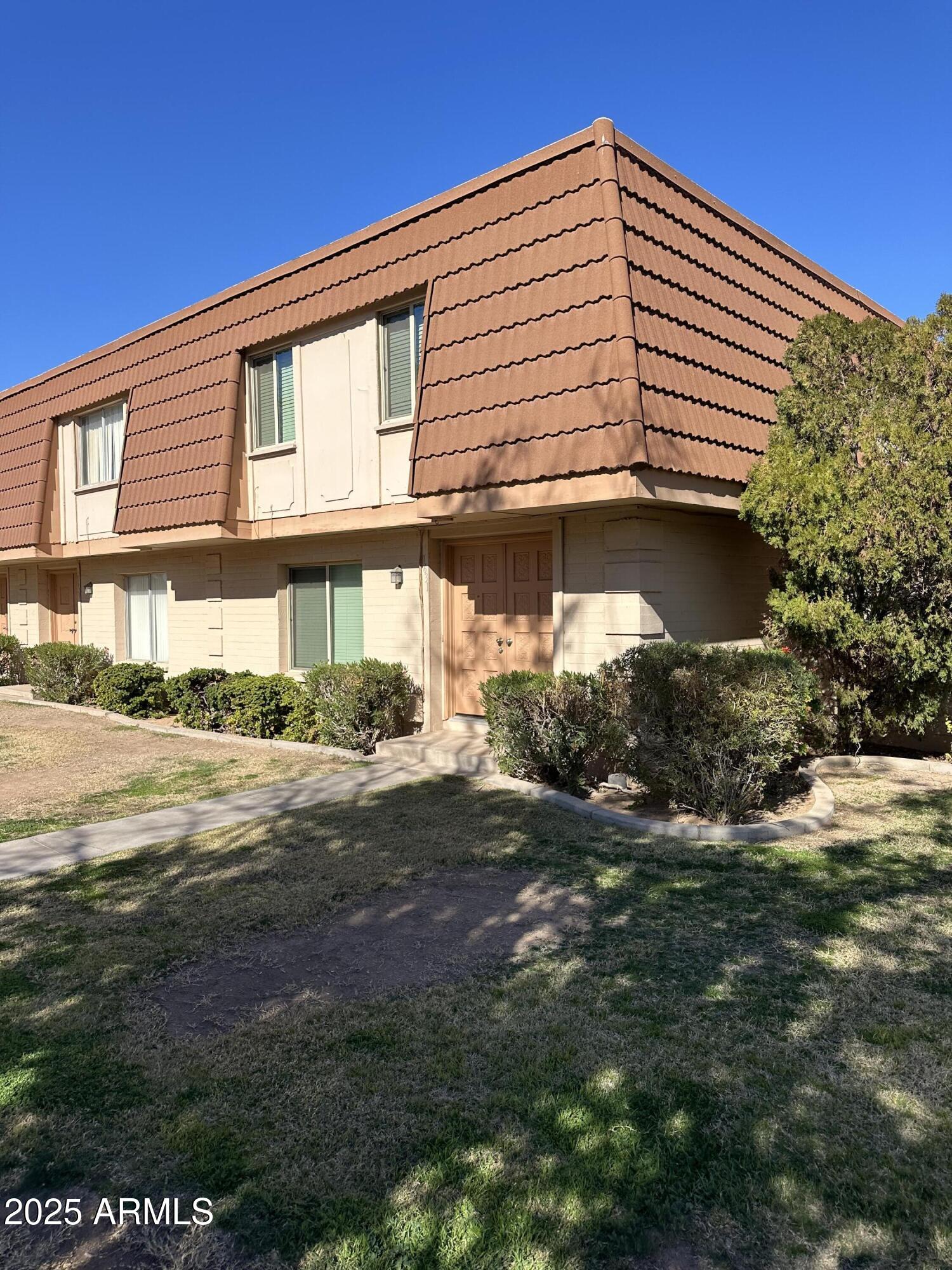 1631 E LOGAN Drive