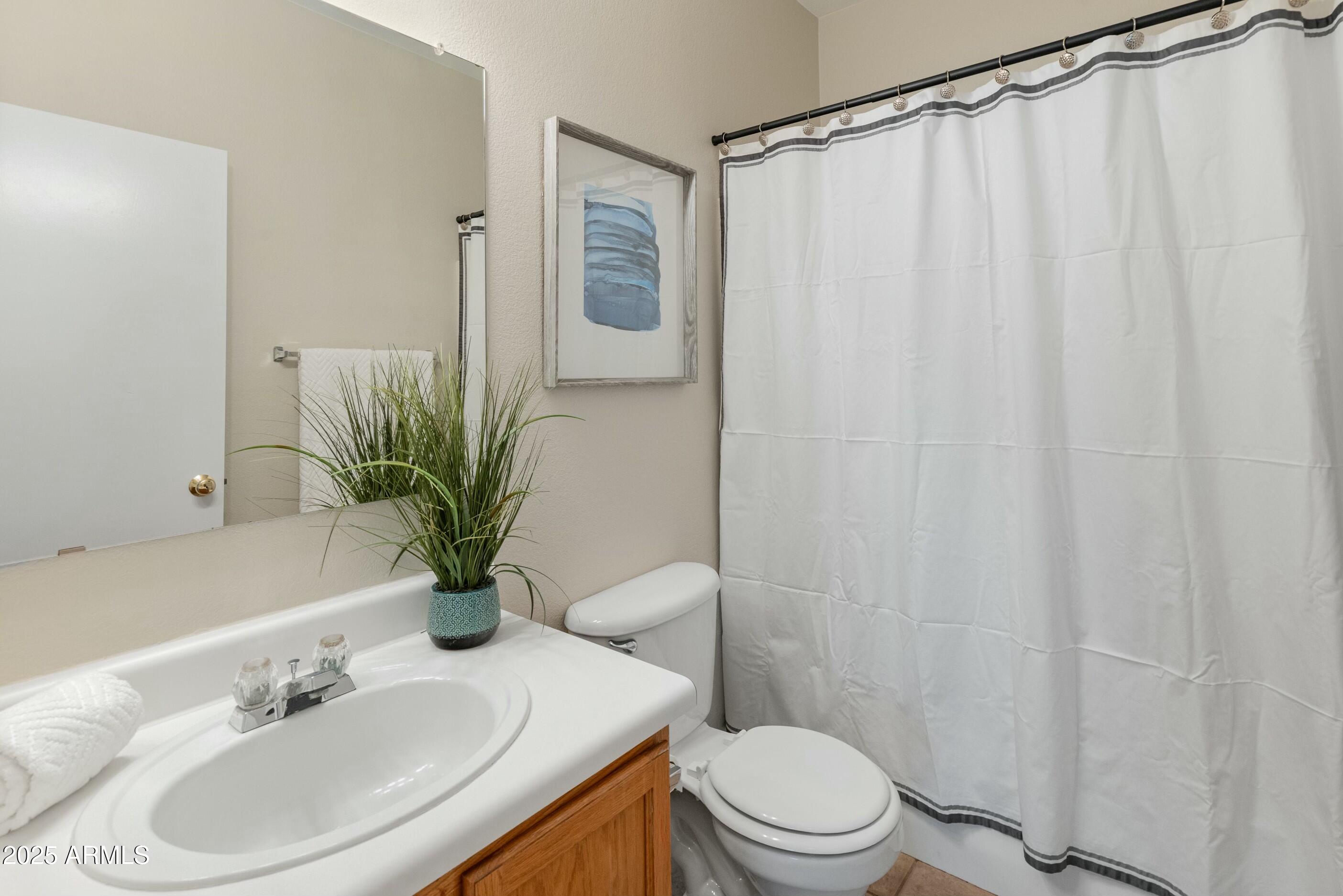 Goodyear, Arizona 85338, United States, 3 Bedrooms Bedrooms, ,3 BathroomsBathrooms,Residential,Pending,7925