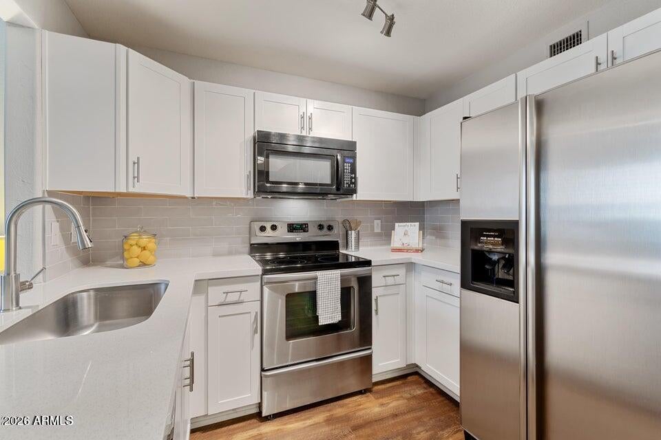 1025 E HIGHLAND Avenue 24
