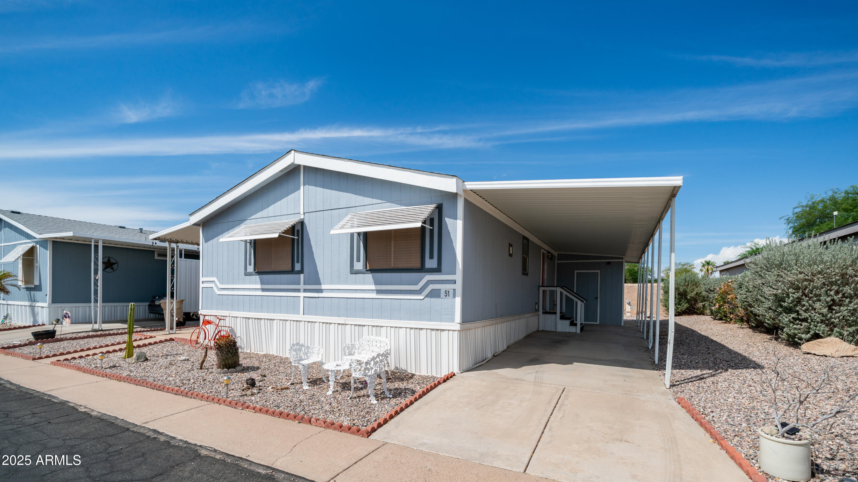 301 S SIGNAL BUTTE Road 51