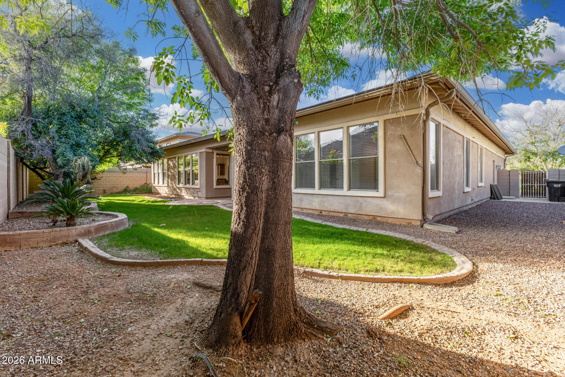 3055 E SIERRA MADRE Avenue