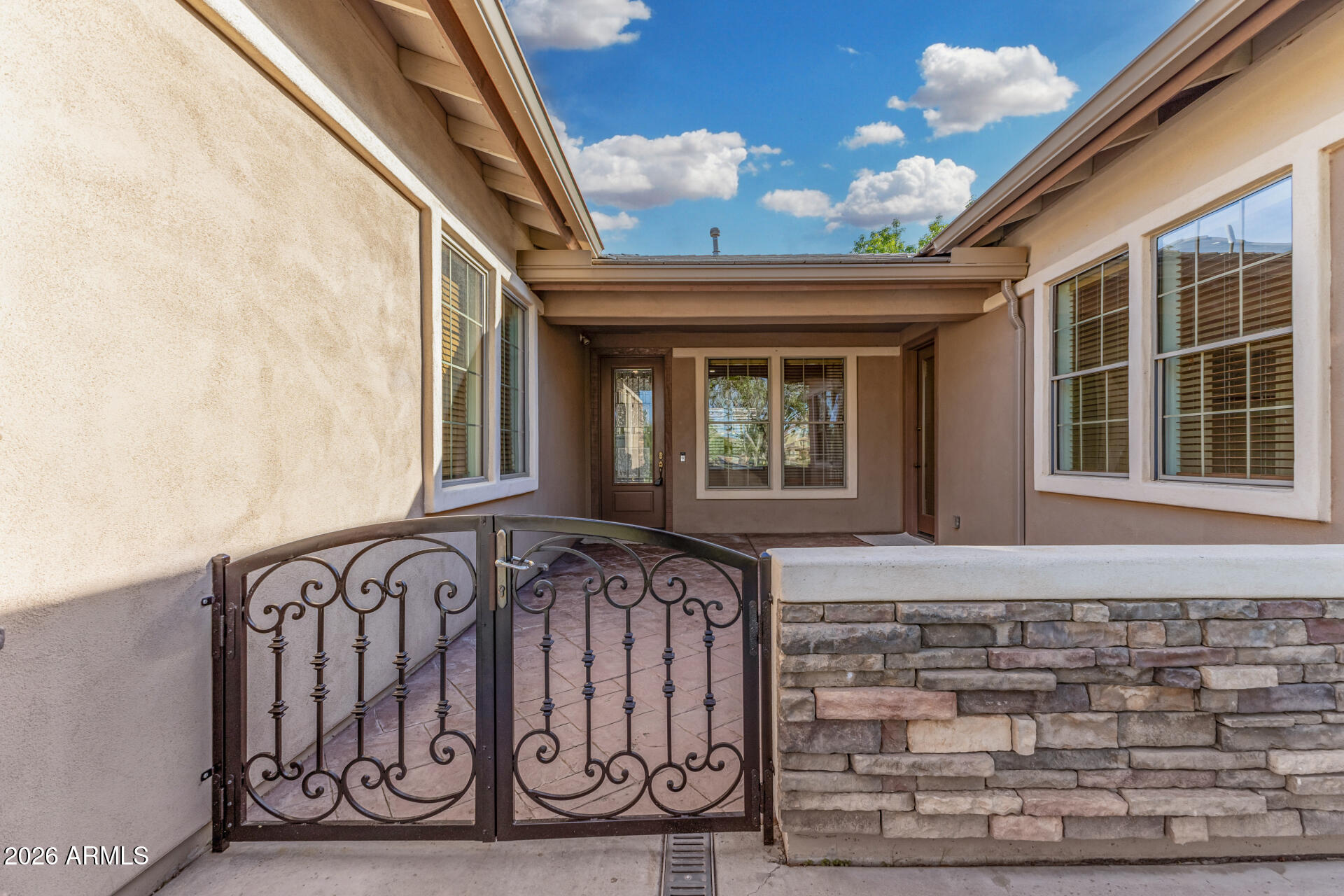 3055 E SIERRA MADRE Avenue