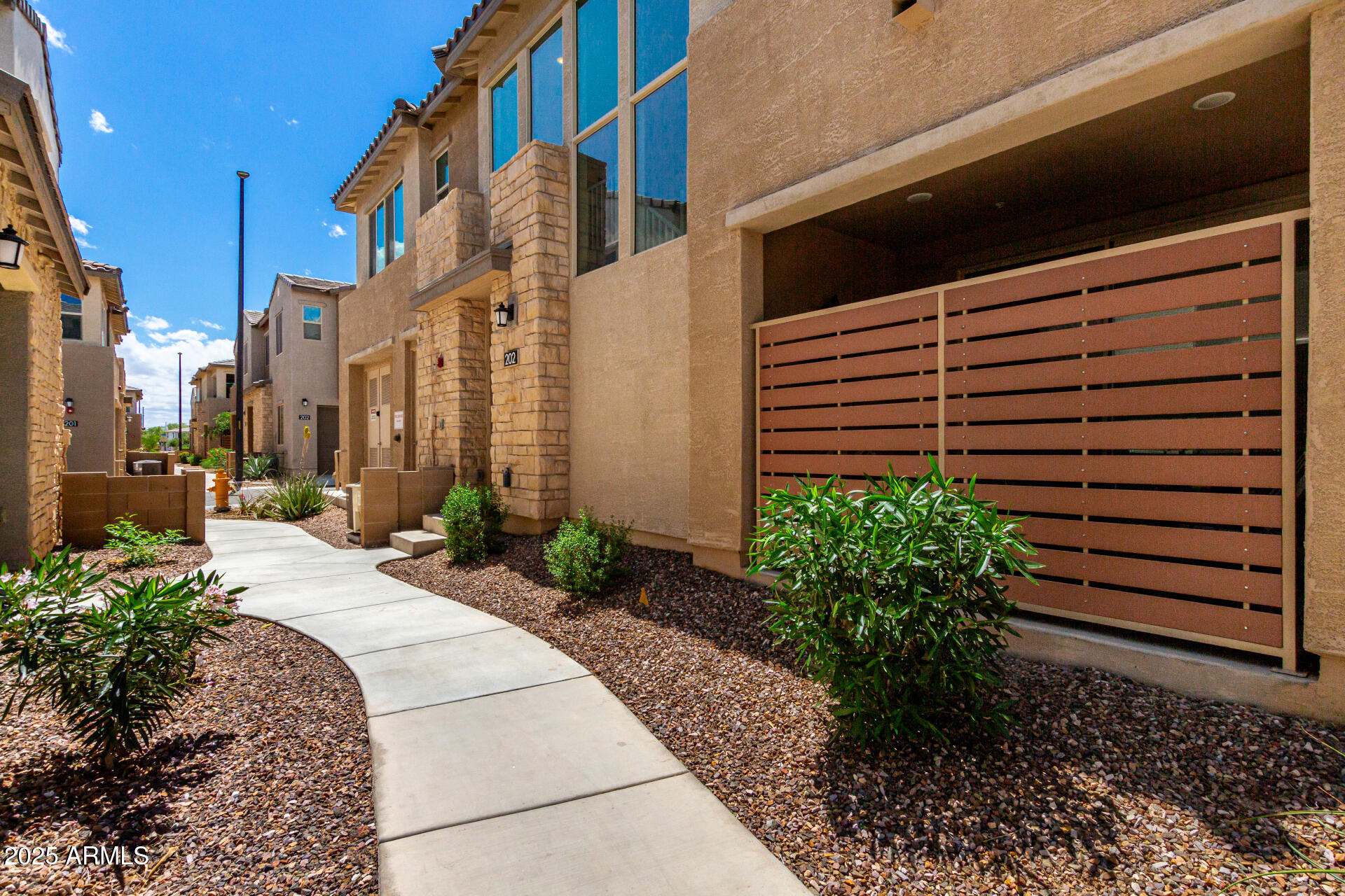 759 E LARK Street 202