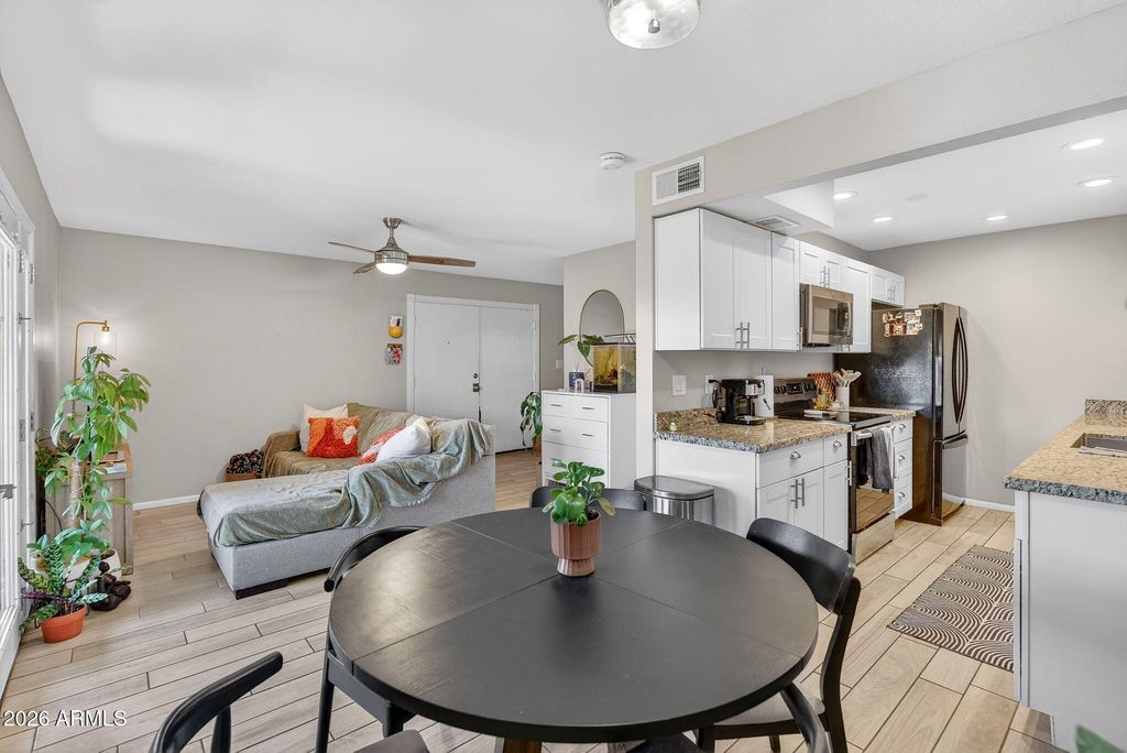 Photo of 6017 W Golden Lane, Glendale, AZ 85302 (MLS # 6973324)