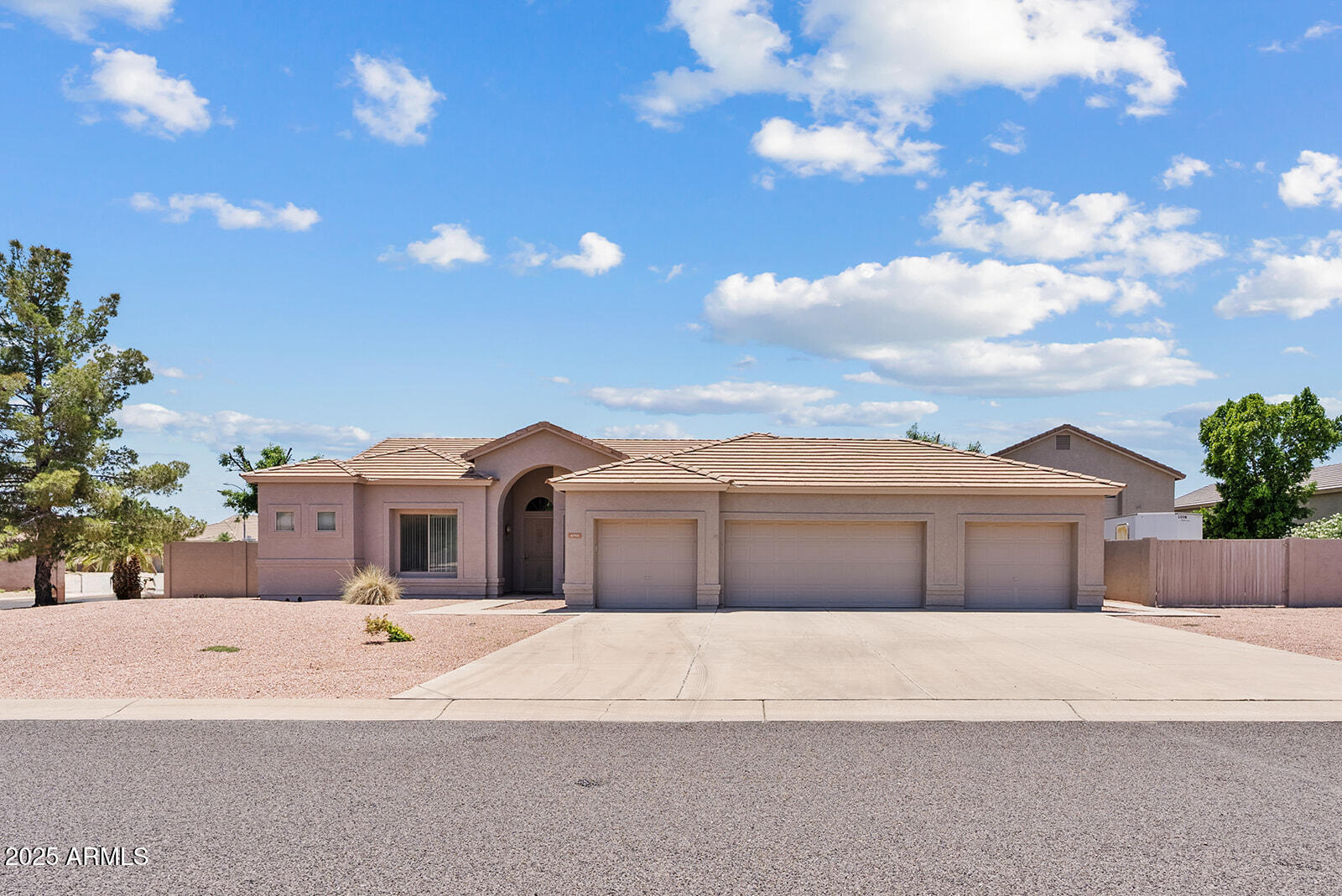 4701 W FALLEN LEAF Lane