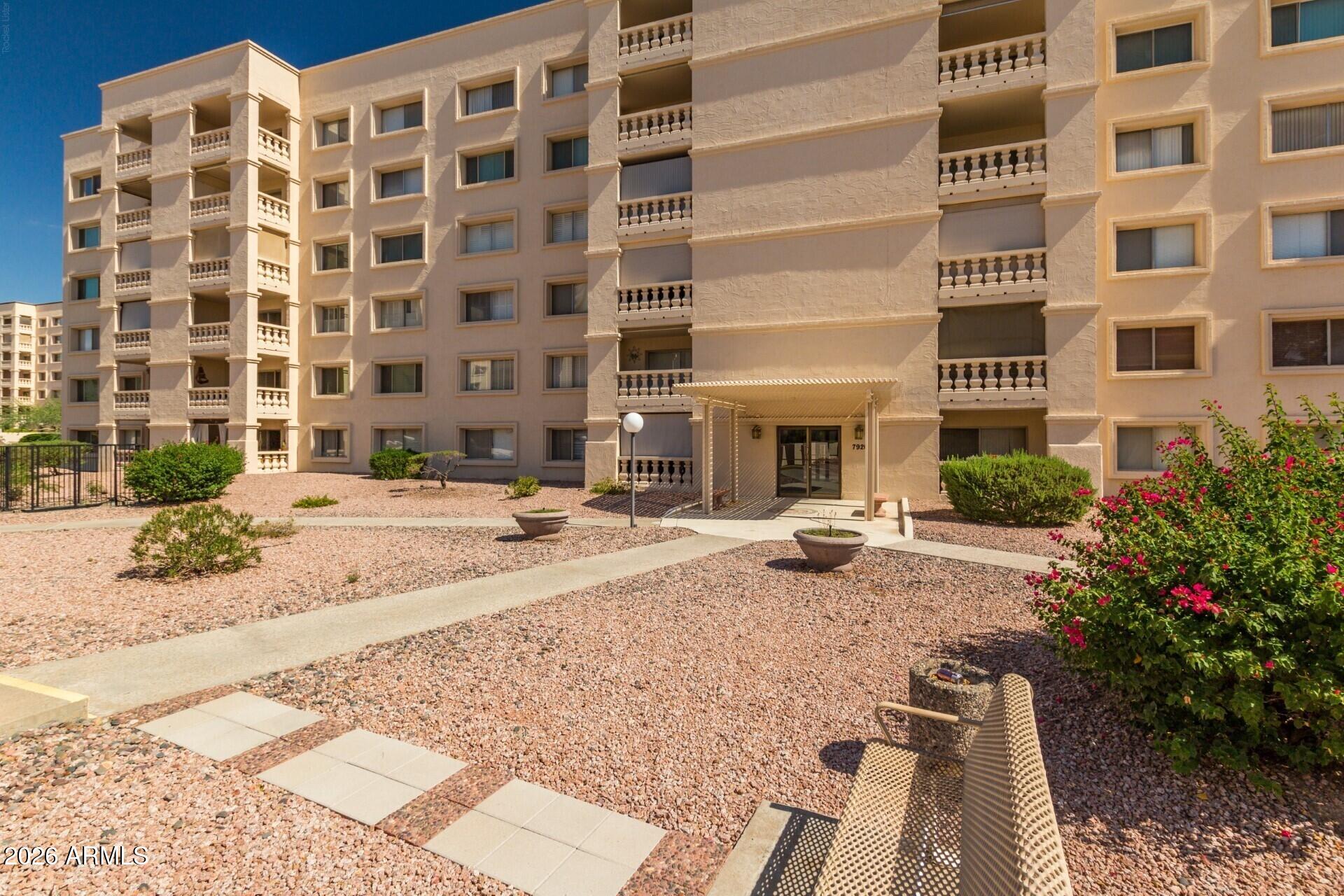 SCOTTSDALE SHADOWS 4 - Residential