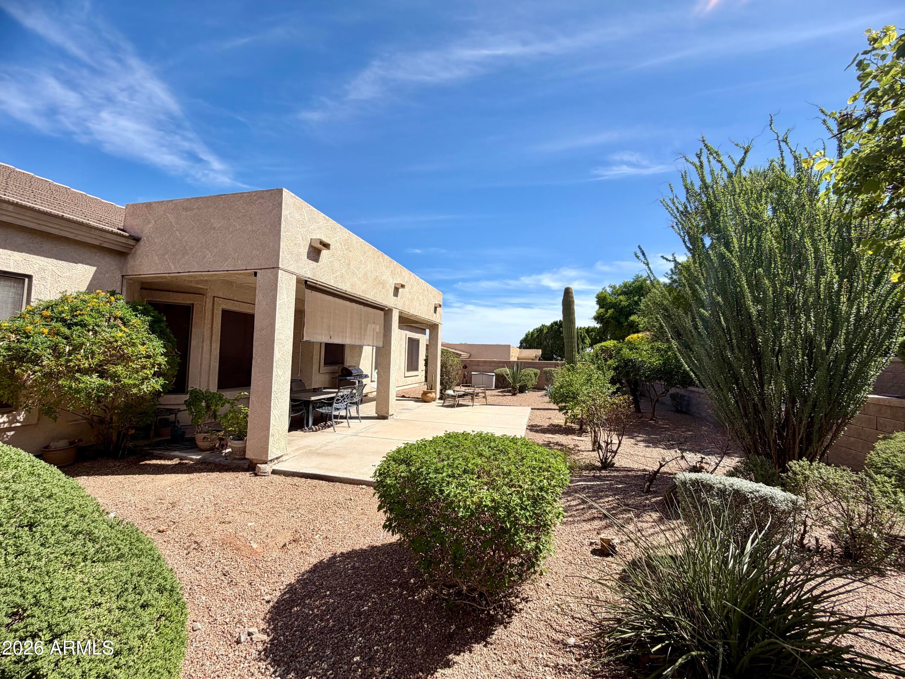 2621 E ACOMA Drive