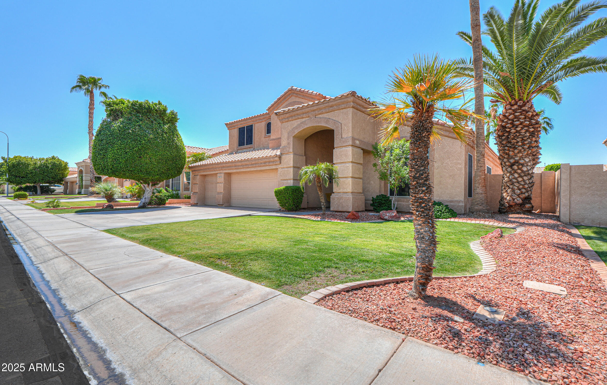 1811 W WISTERIA Drive