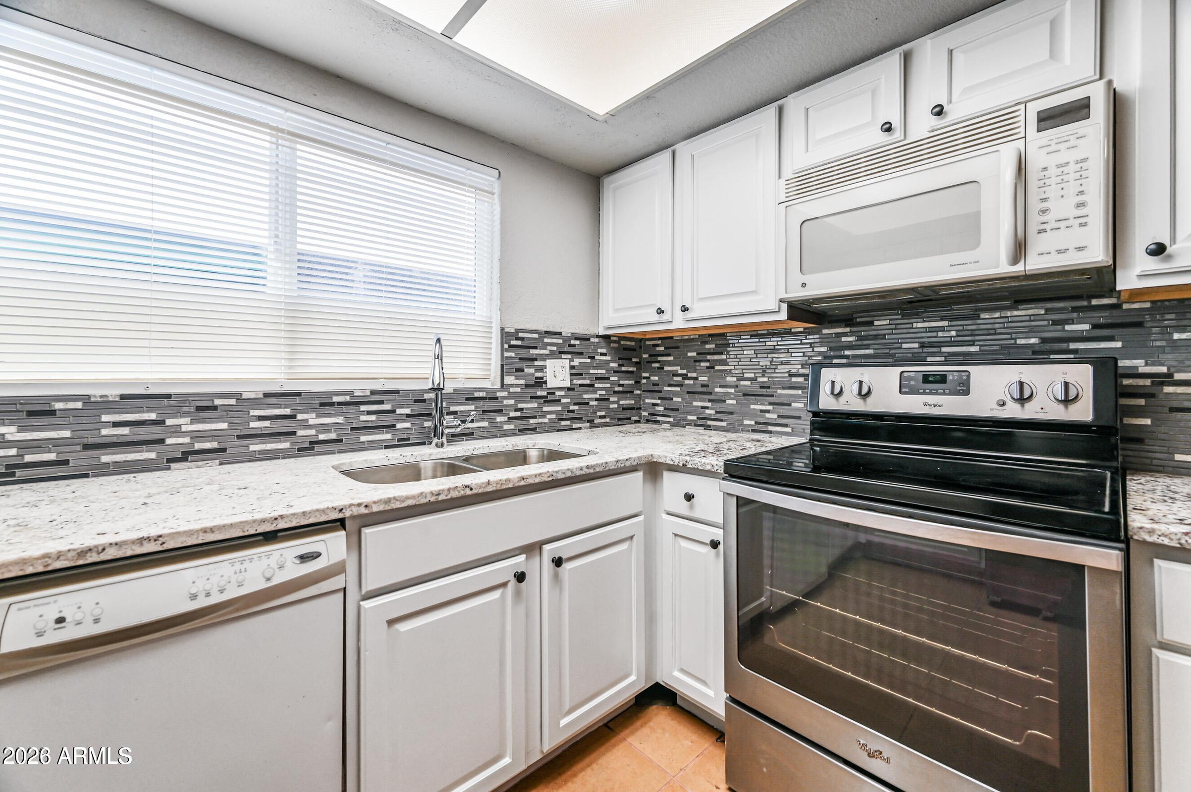 1560 W Sahuaro Drive 1