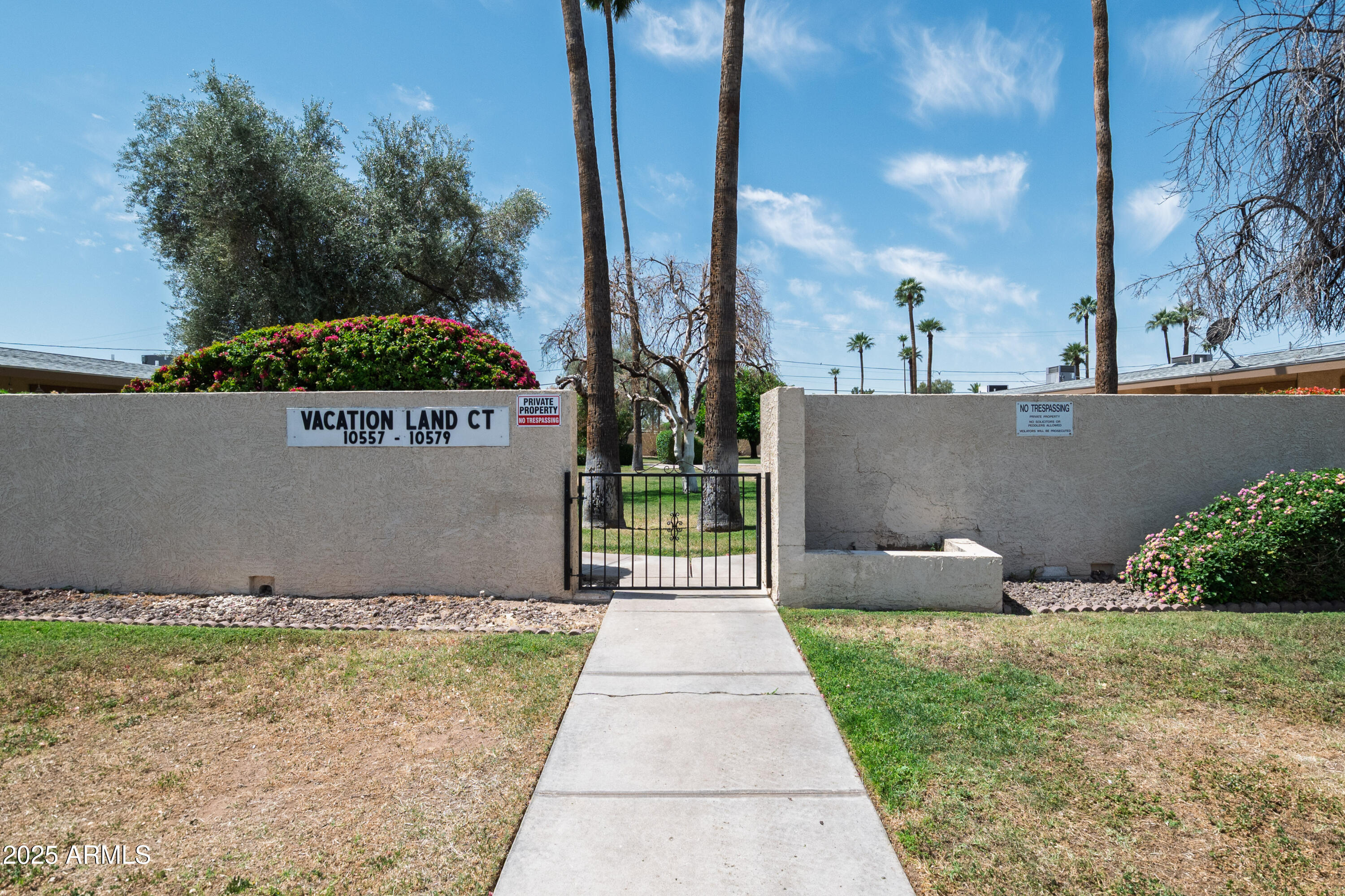 10559 W COGGINS Drive