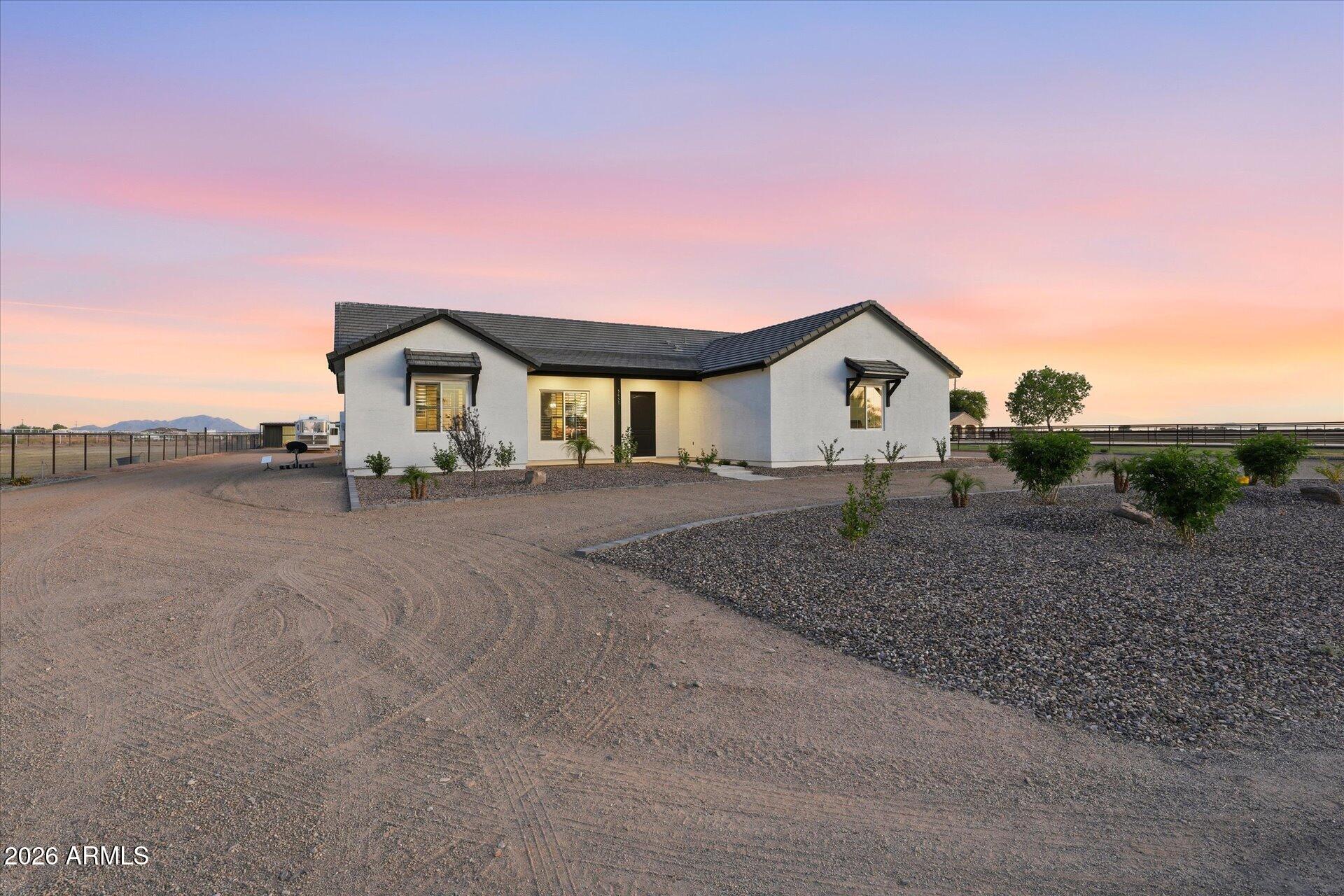 3655 E Graythorn Way