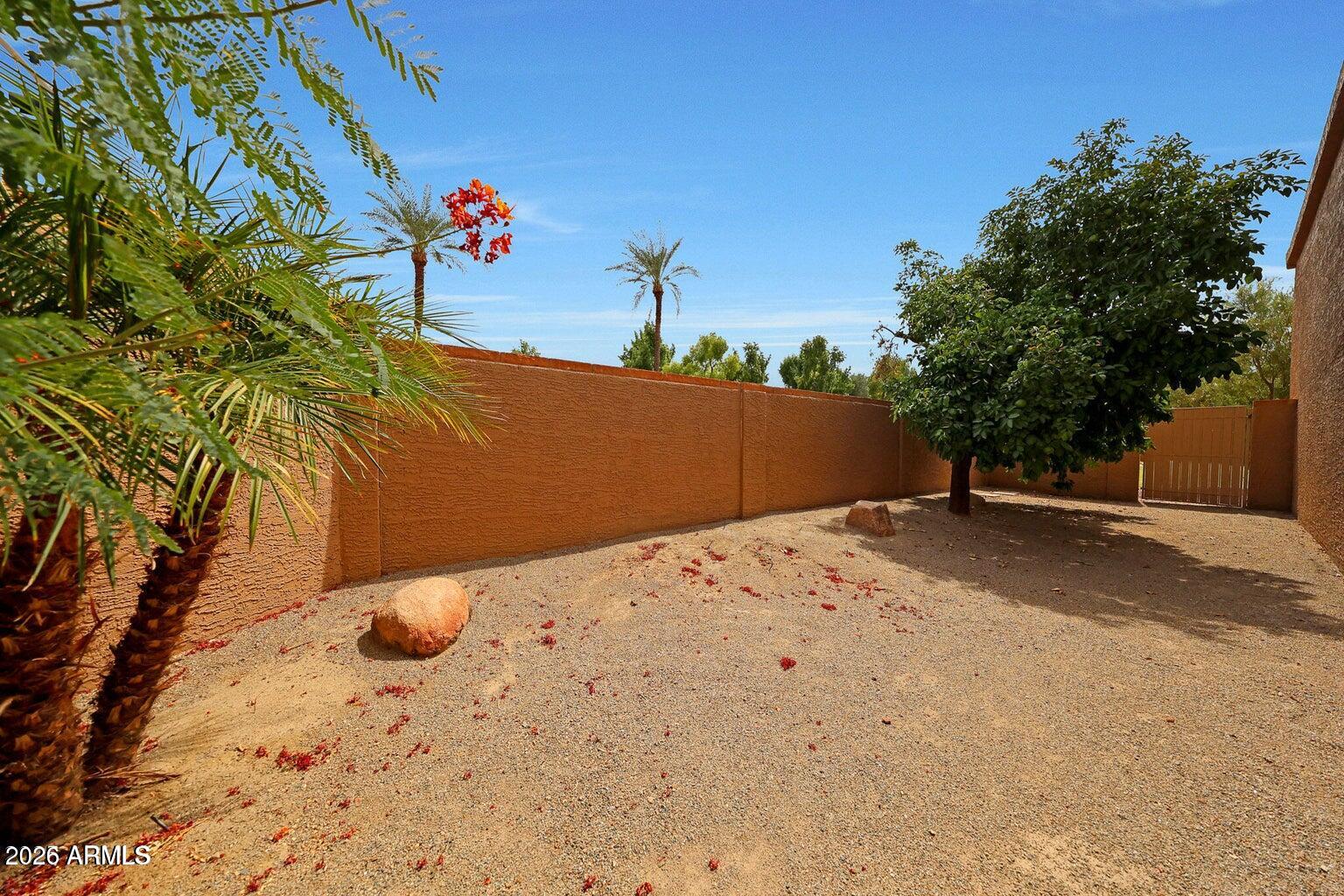 SCOTTSDALE VISTA NORTH TOWNHOMES - Residential