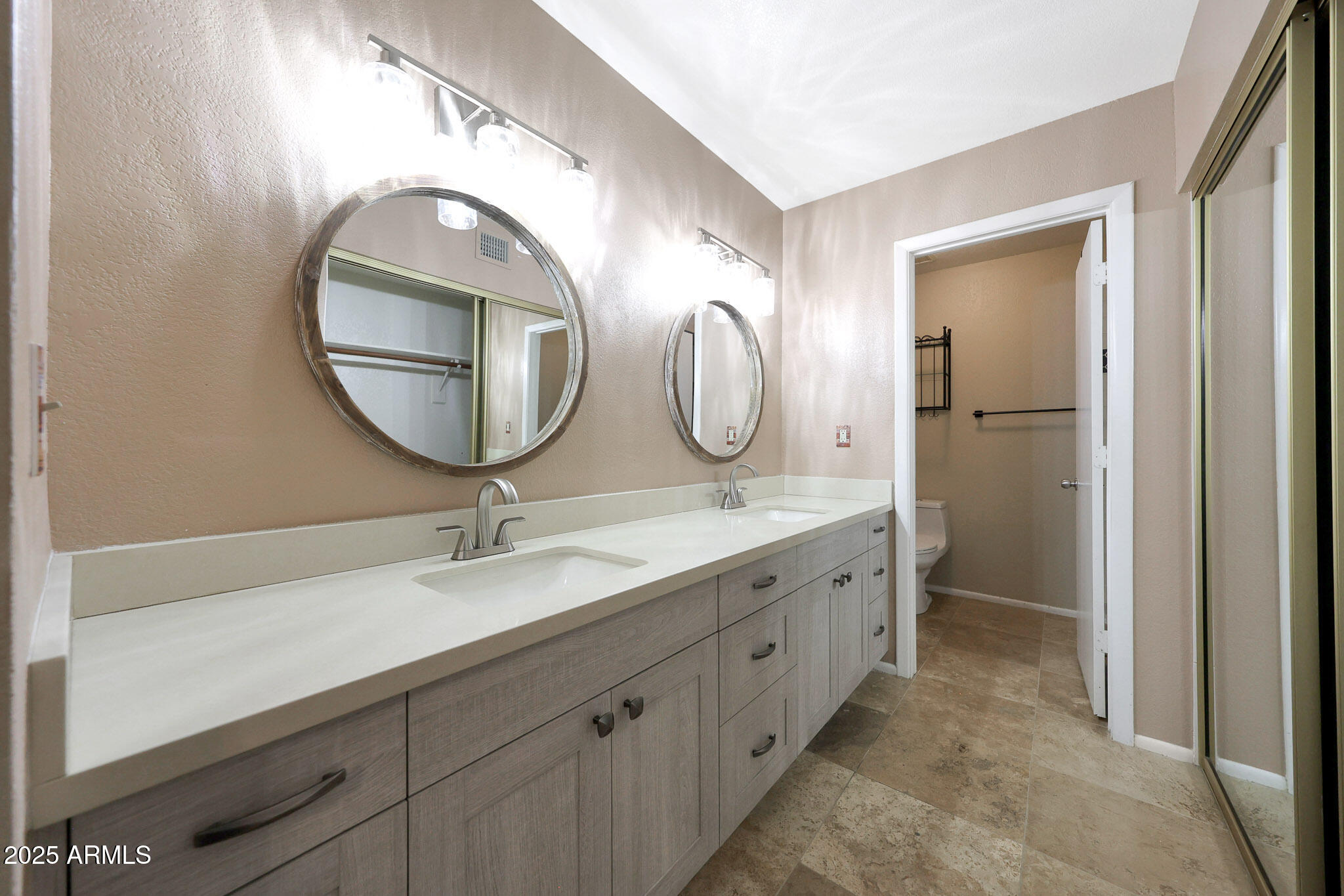 SCOTTSDALE VISTA NORTH TOWNHOMES - Residential