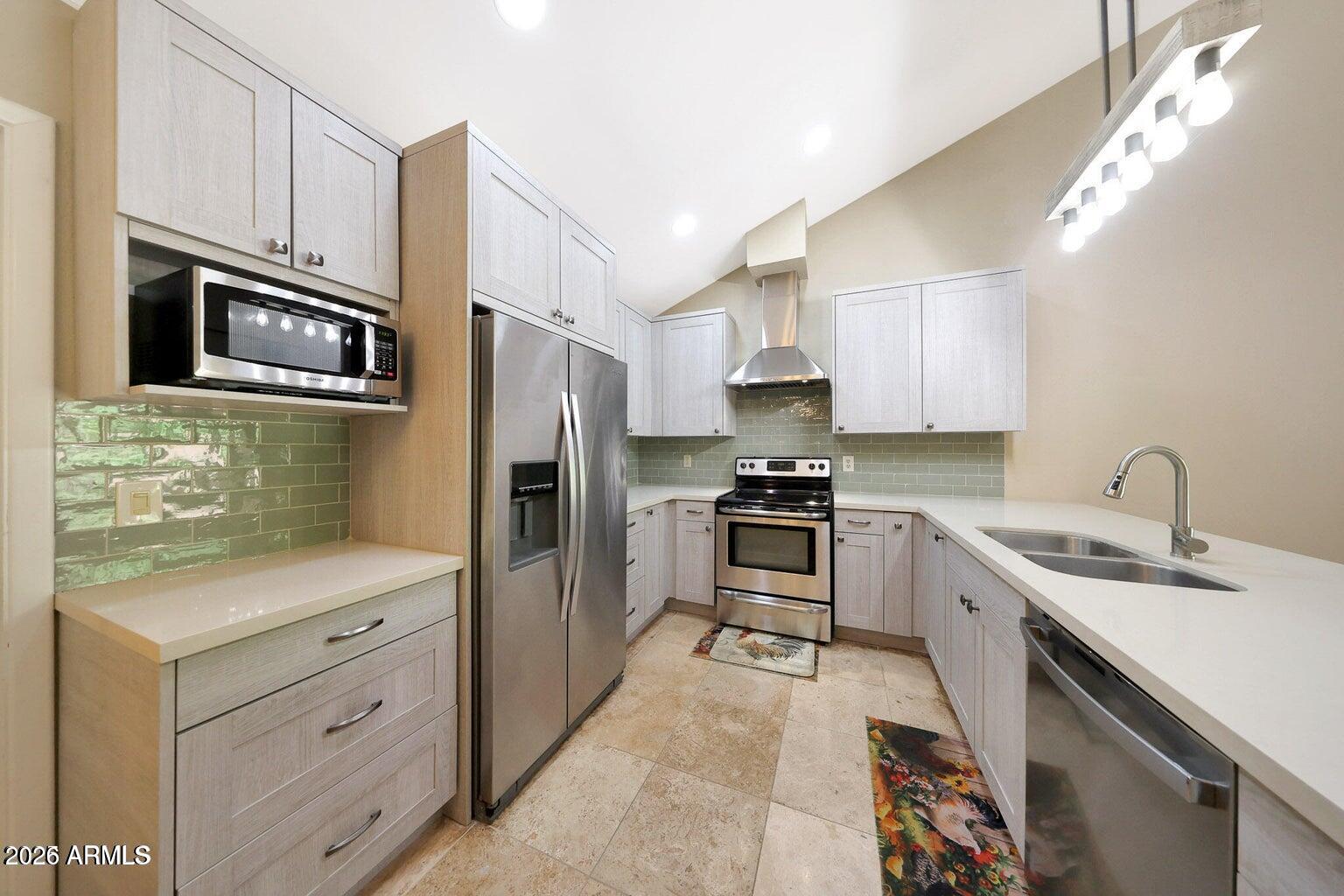 SCOTTSDALE VISTA NORTH TOWNHOMES - Residential