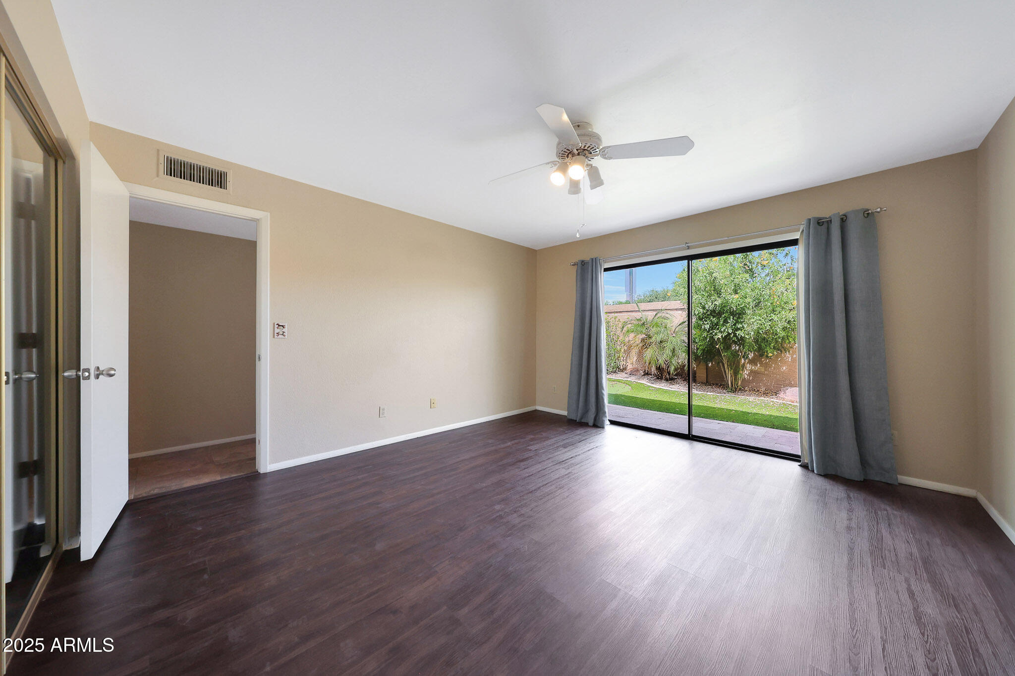 SCOTTSDALE VISTA NORTH TOWNHOMES - Residential