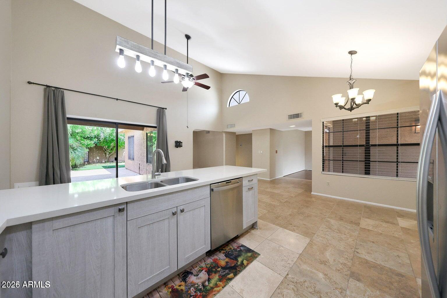 SCOTTSDALE VISTA NORTH TOWNHOMES - Residential