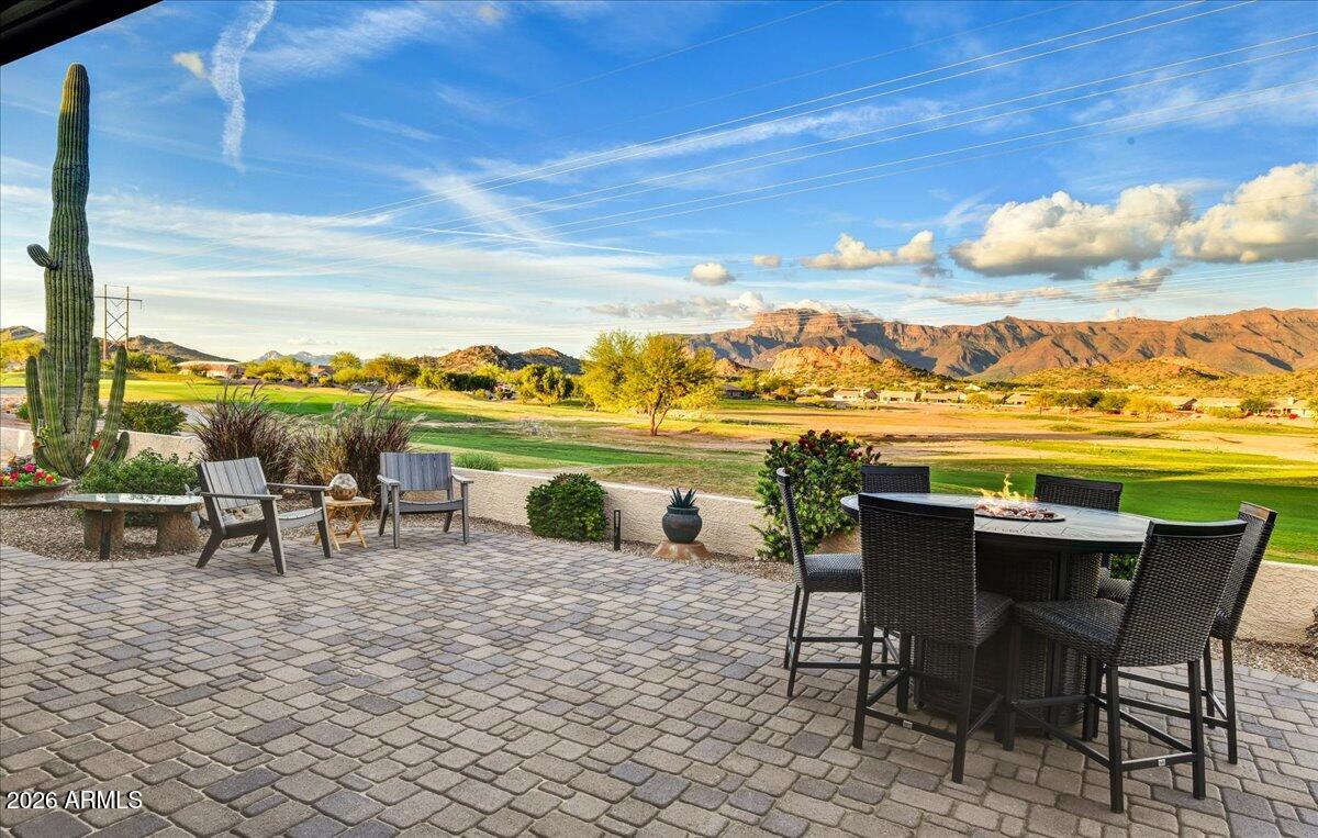 7674 E WHISPERING MESQUITE Lane E