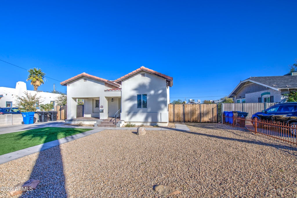 Photo of 415 N 17th Drive, Phoenix, AZ 85007 (MLS # 7073614)