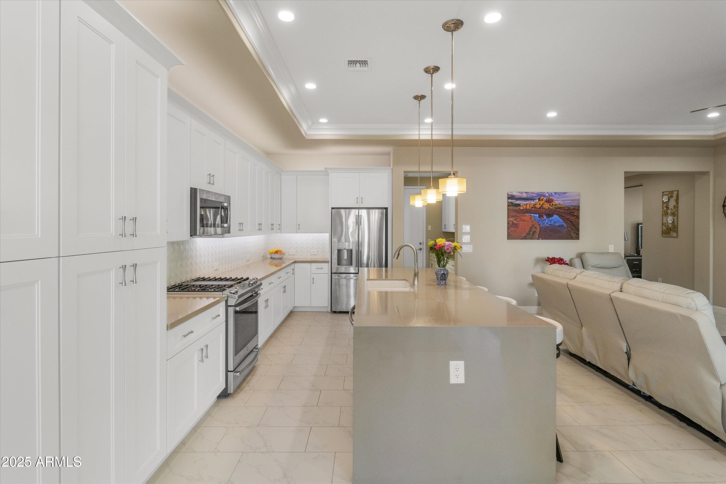 16936 W SHERIDAN Street