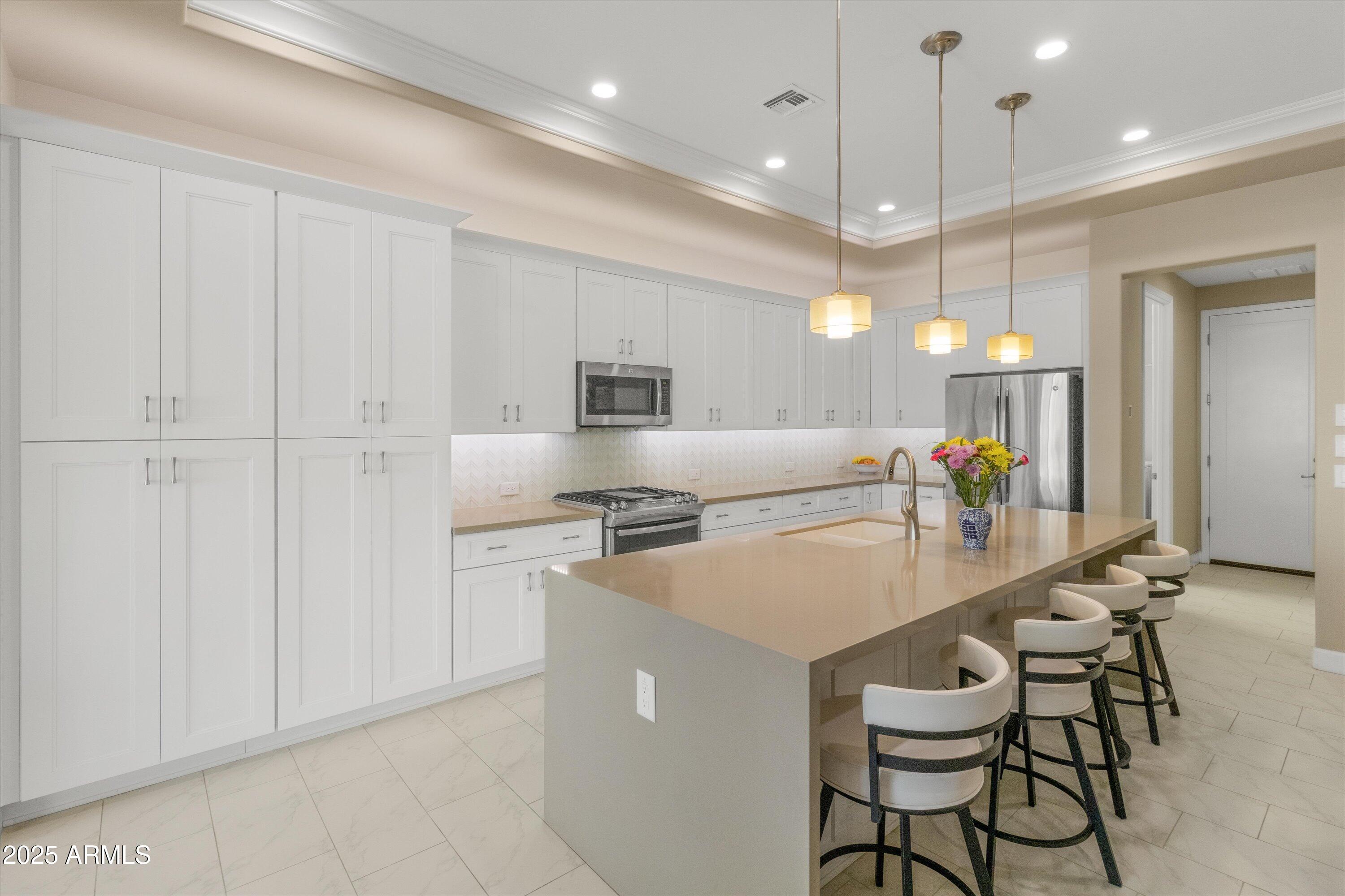 16936 W SHERIDAN Street