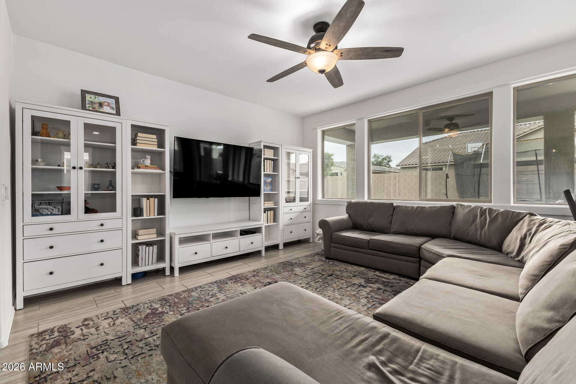 23130 E CAMINA PLATA --