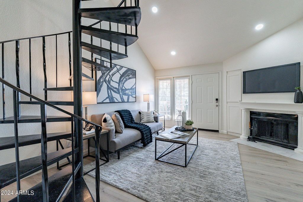 Photo of 4901 S Calle Los Cerros Drive #237, Tempe, AZ 85282 (MLS # 7002086)