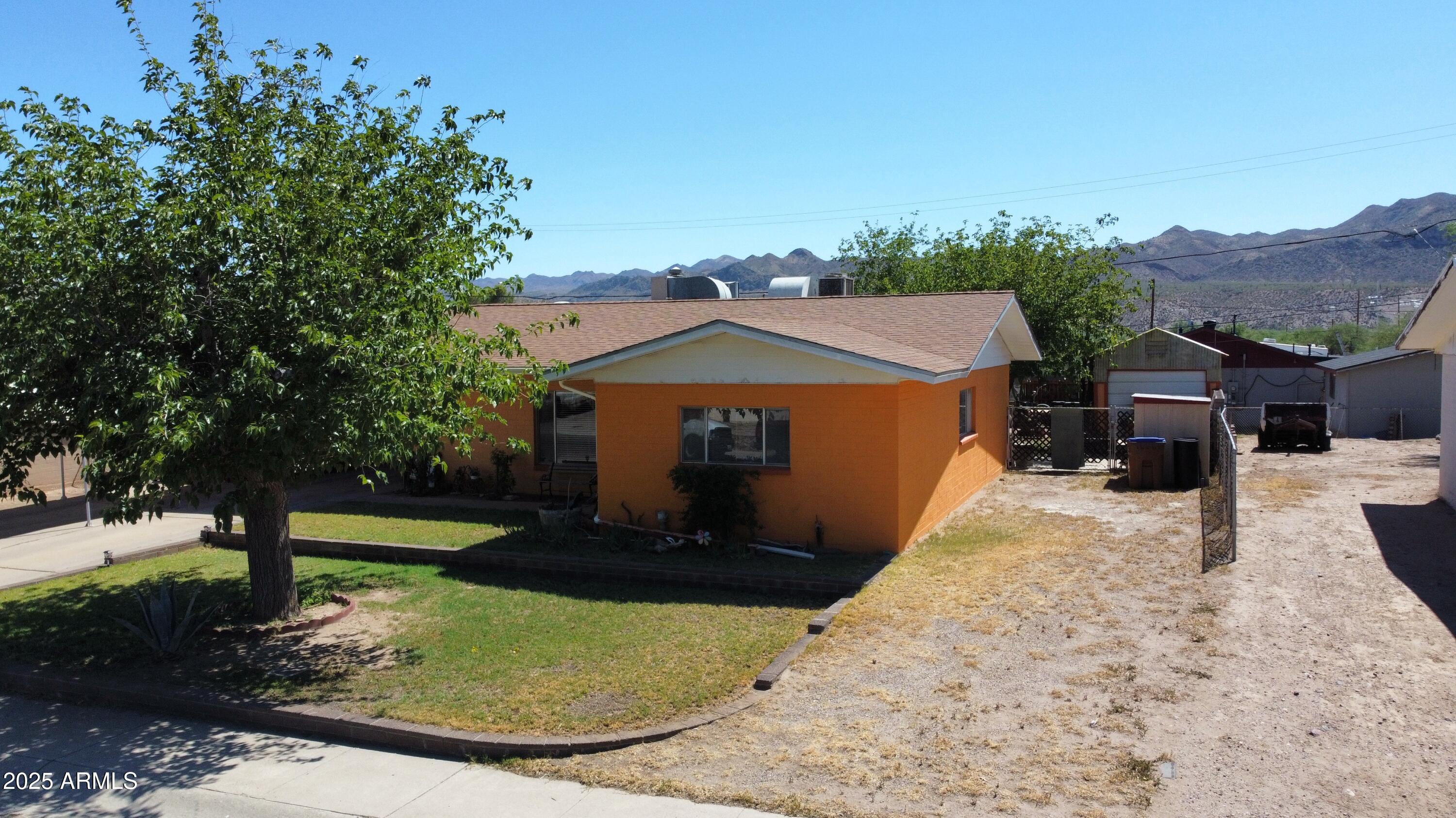 407 W IVANHOE Road
