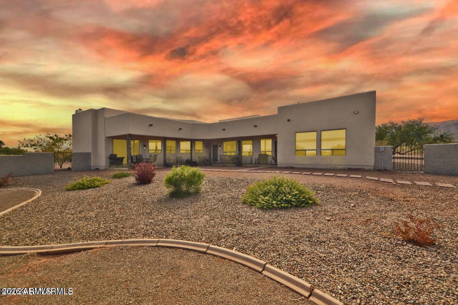 780 E HOUSE MOUNTAIN Drive