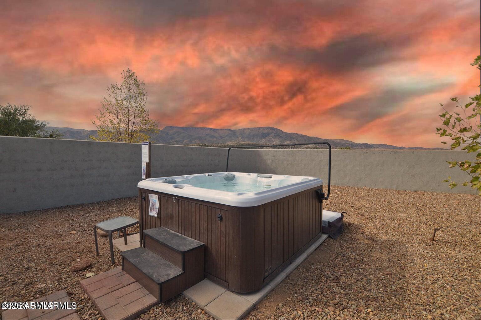 780 E HOUSE MOUNTAIN Drive