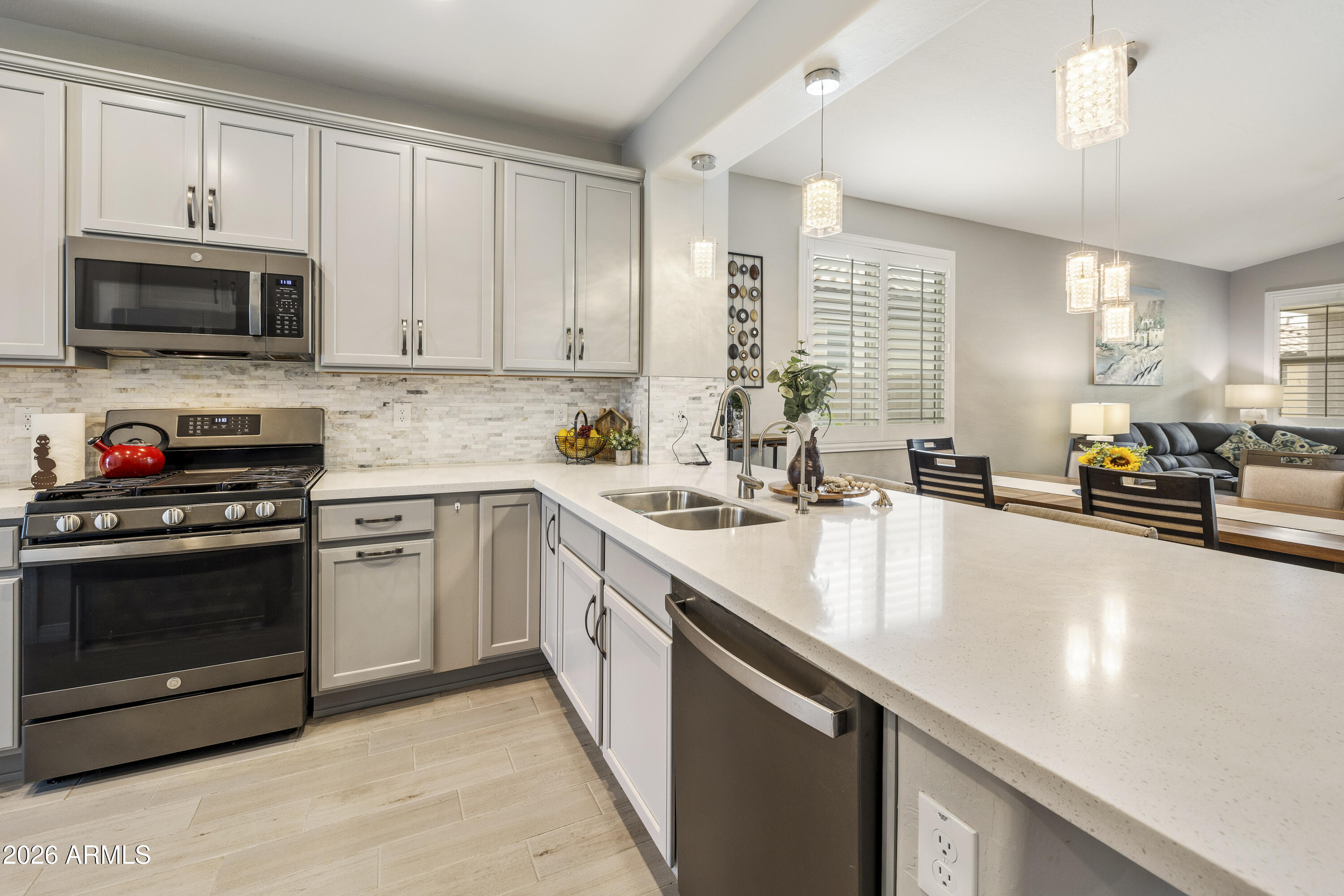 10648 E TEXAS Avenue