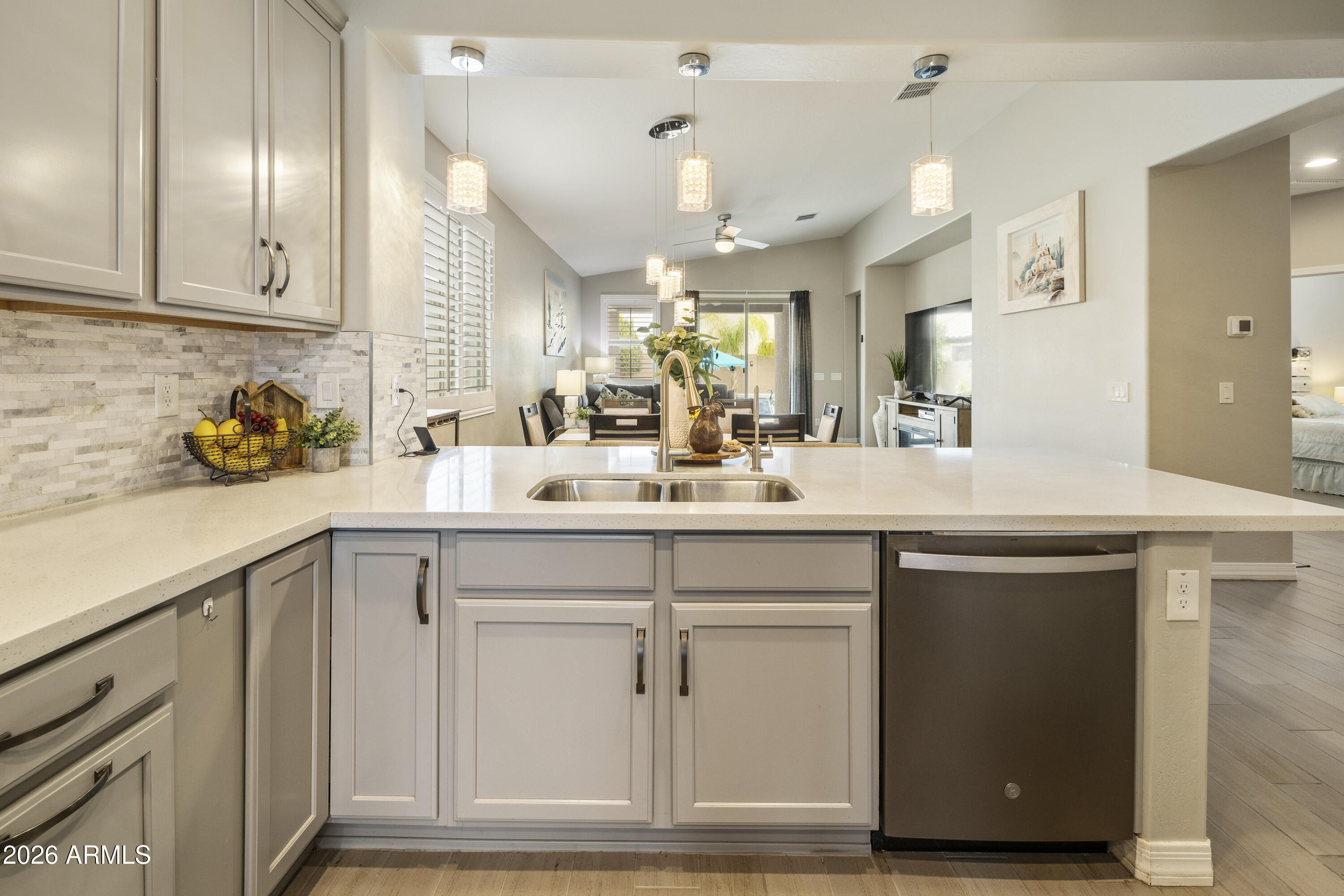 10648 E TEXAS Avenue