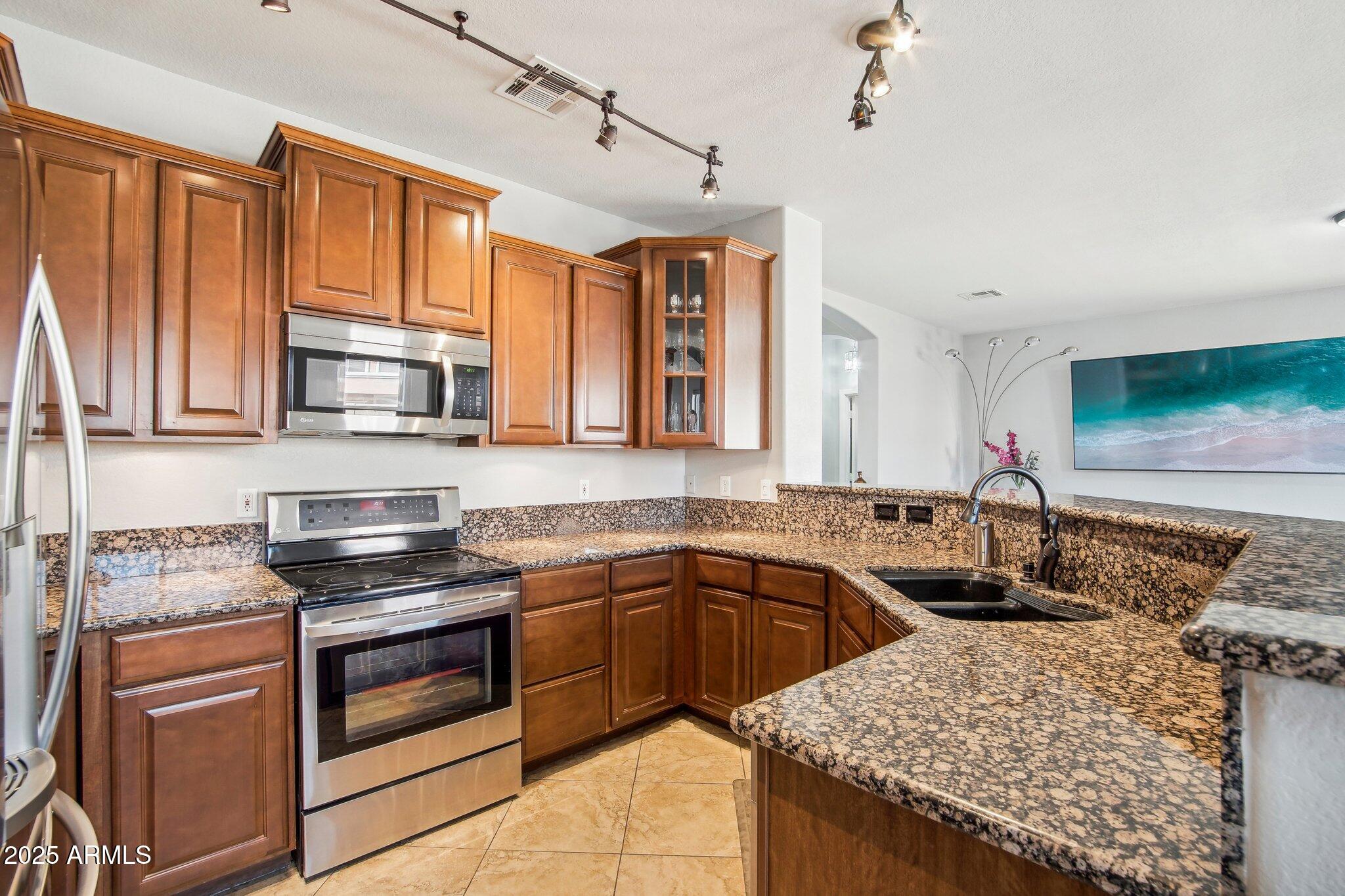 6836 W BRONCO Trail