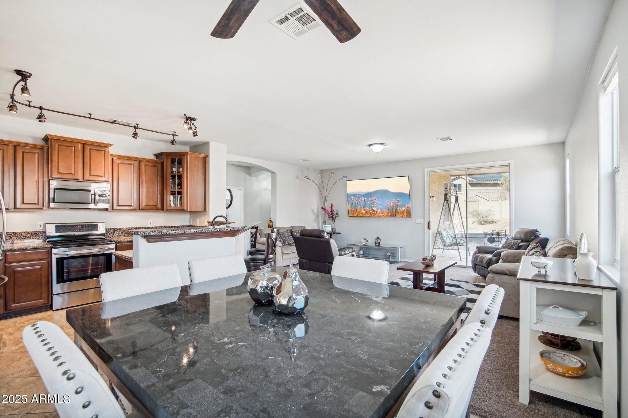 6836 W BRONCO Trail