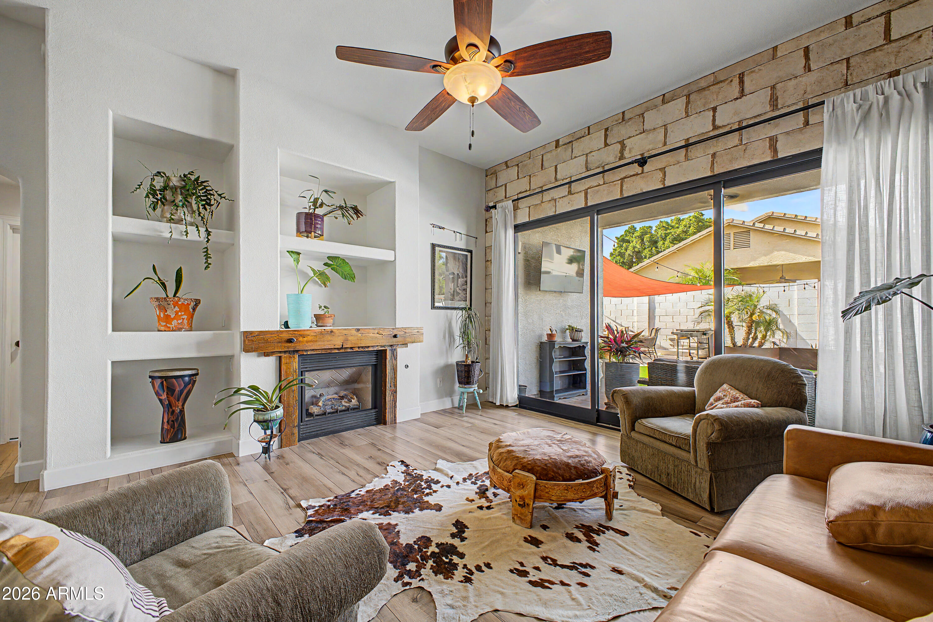 8246 W ROSE GARDEN Lane
