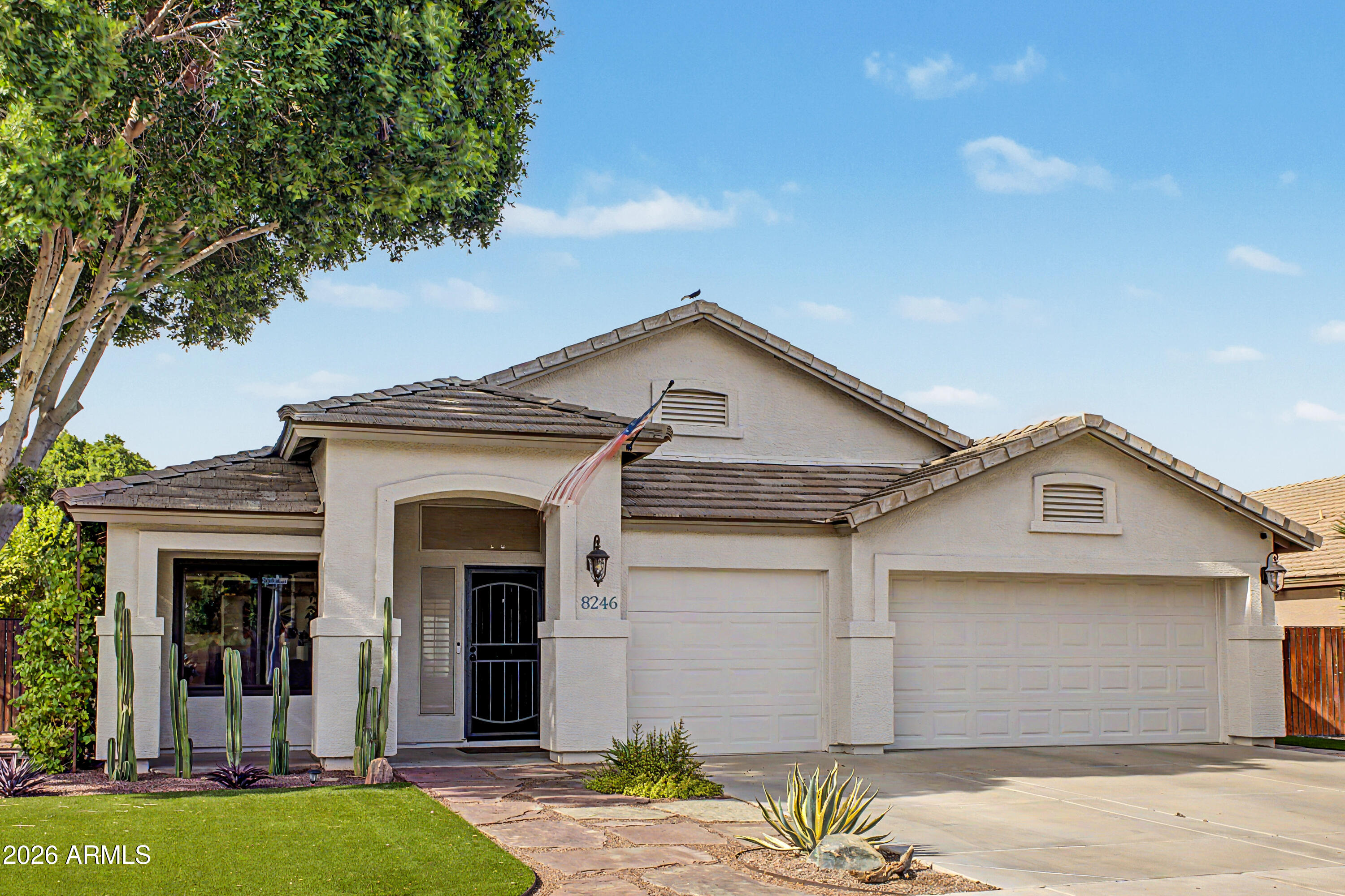 8246 W ROSE GARDEN Lane