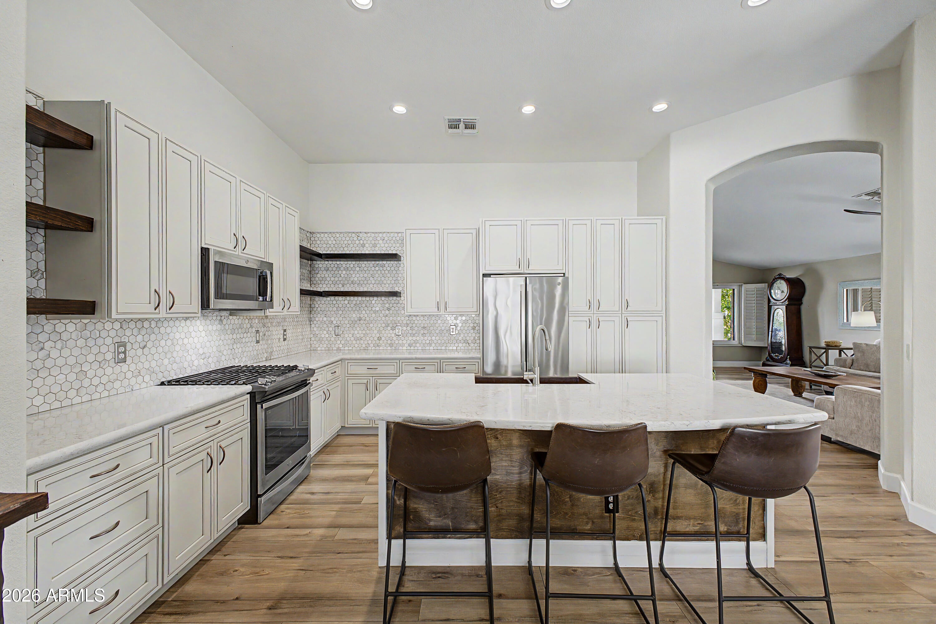 8246 W ROSE GARDEN Lane