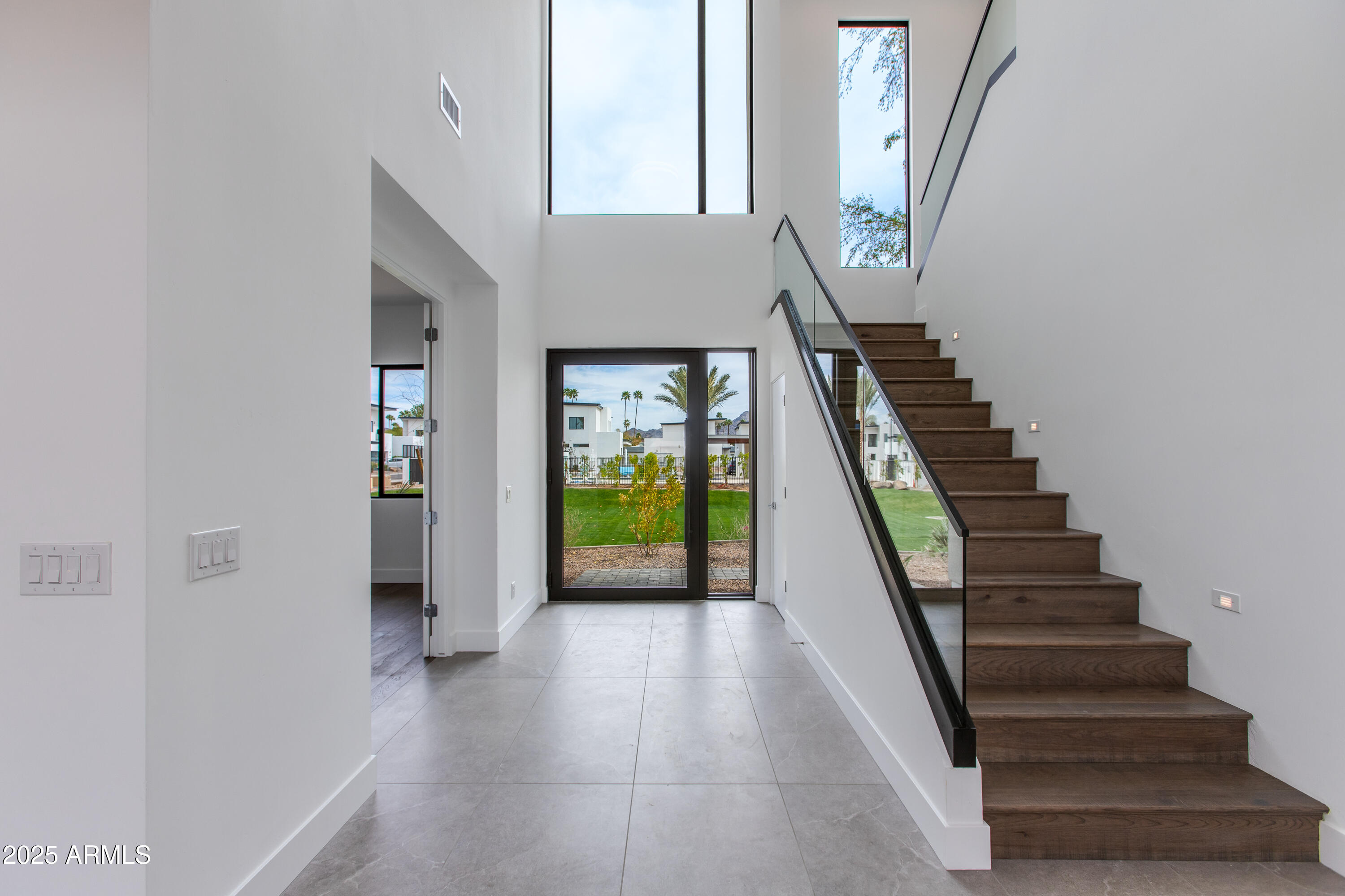 100 W NORTHERN Avenue 15