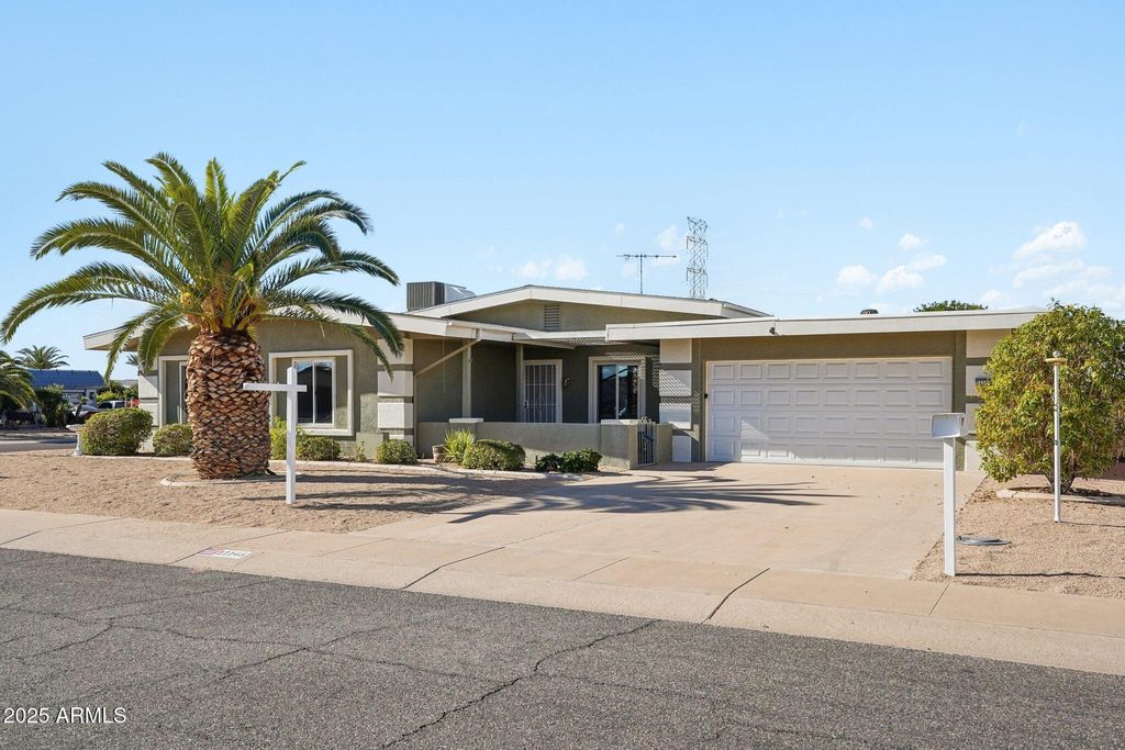 Photo of 11146 W Jacaranda Drive, Sun City, AZ 85373 (MLS # 6960334)