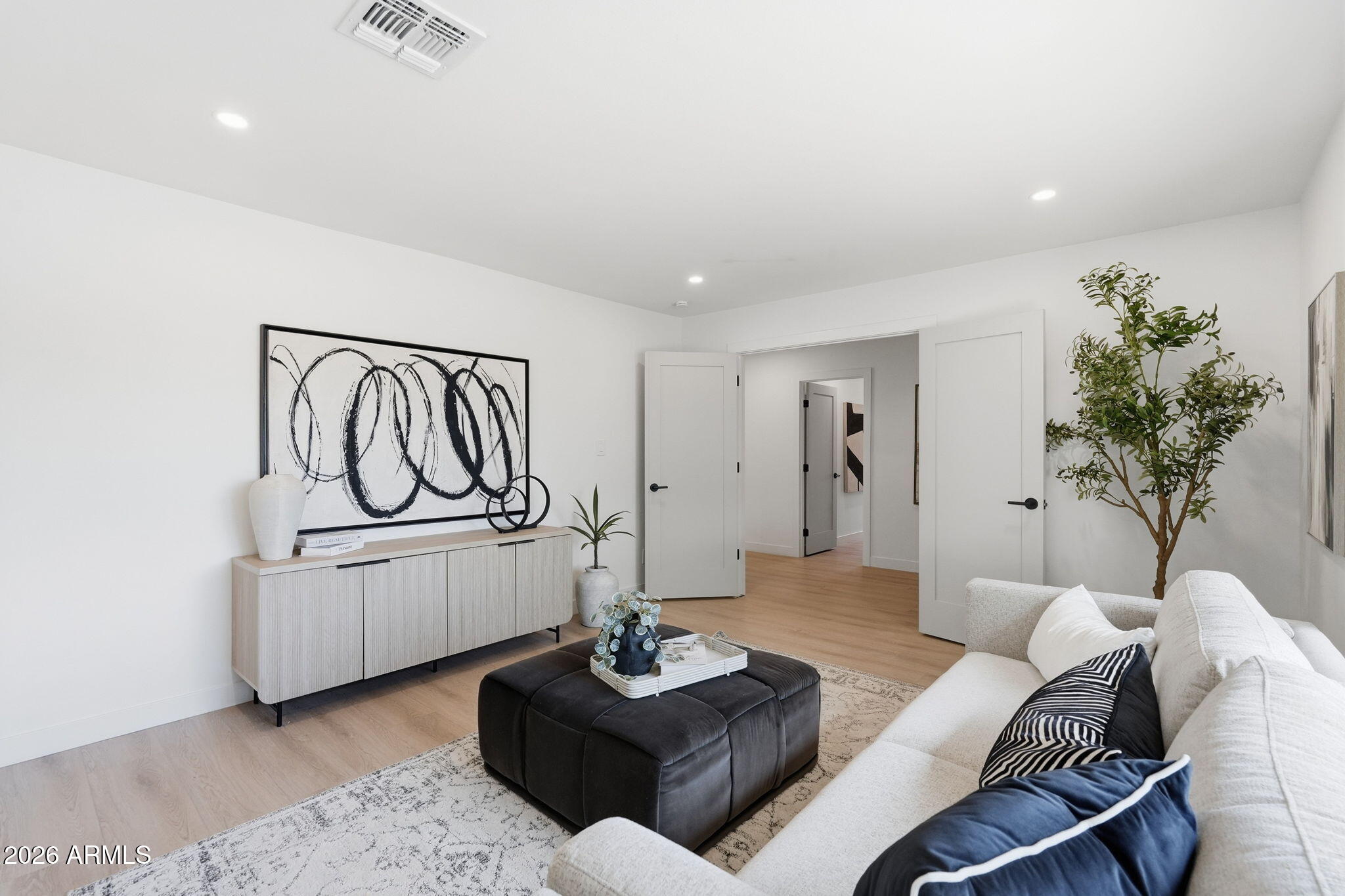 1318 E LA JOLLA Drive