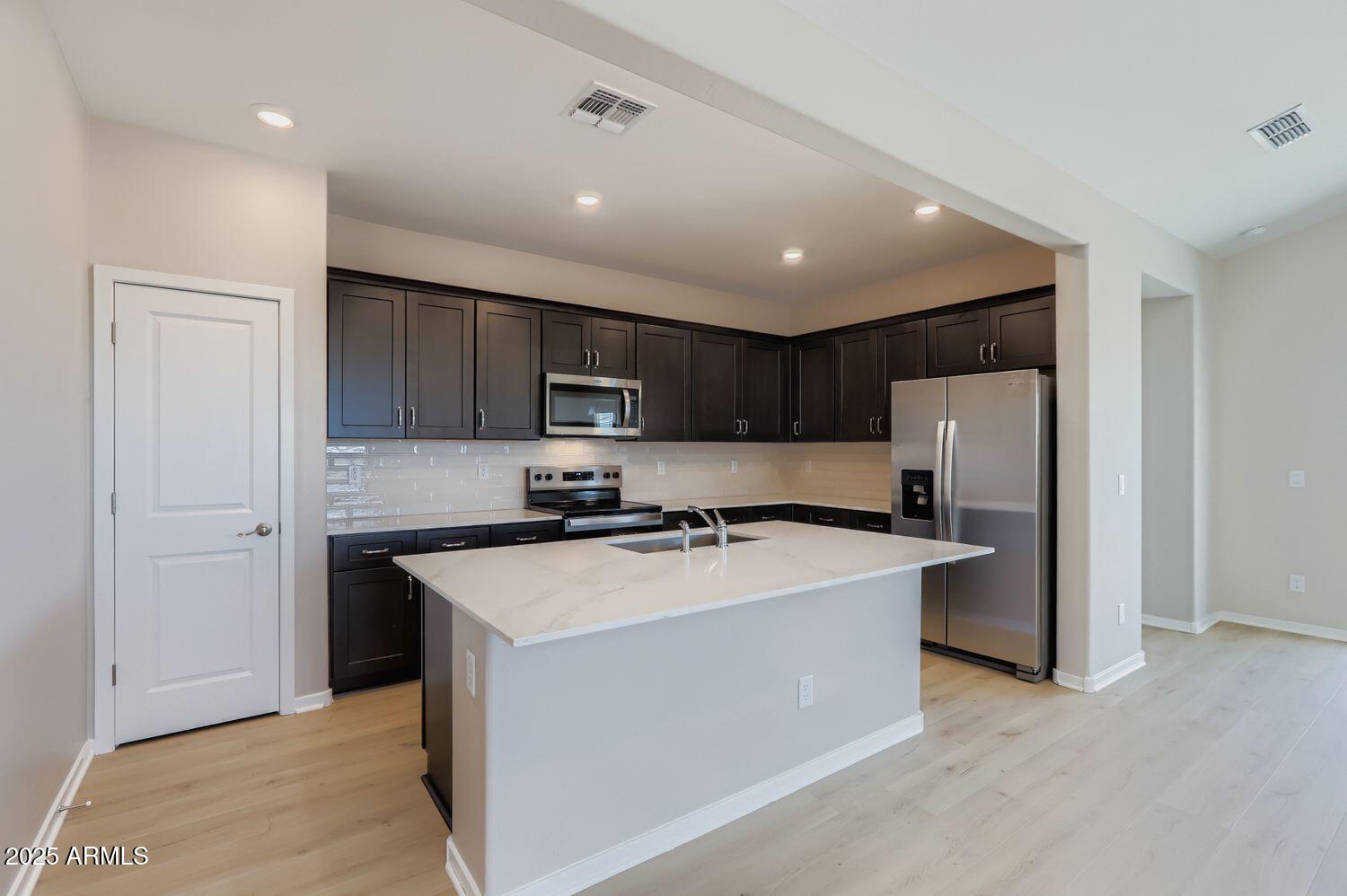 36763 W SANTA MARIA Street