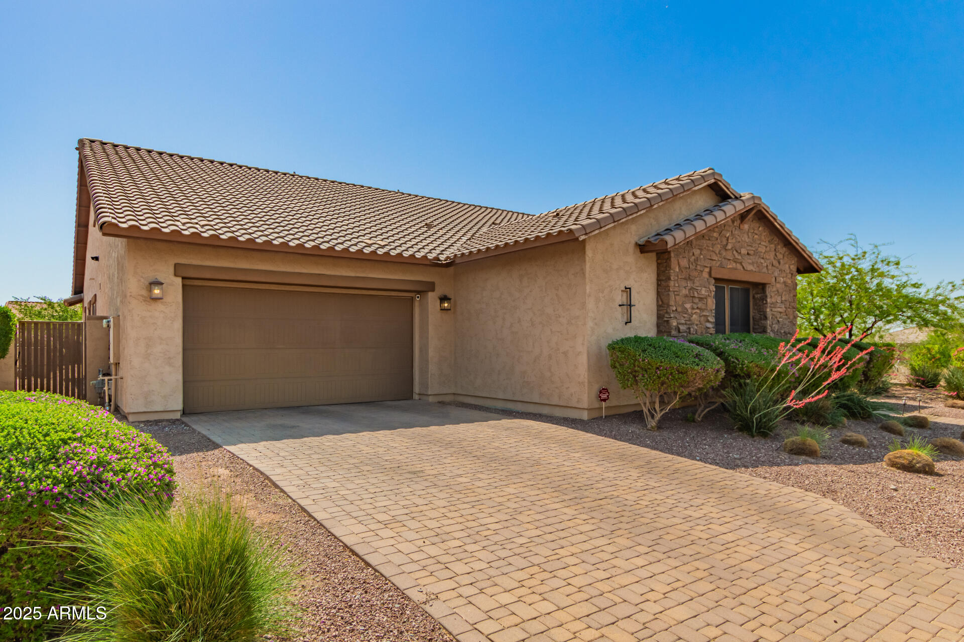 3331 N ACACIA Way