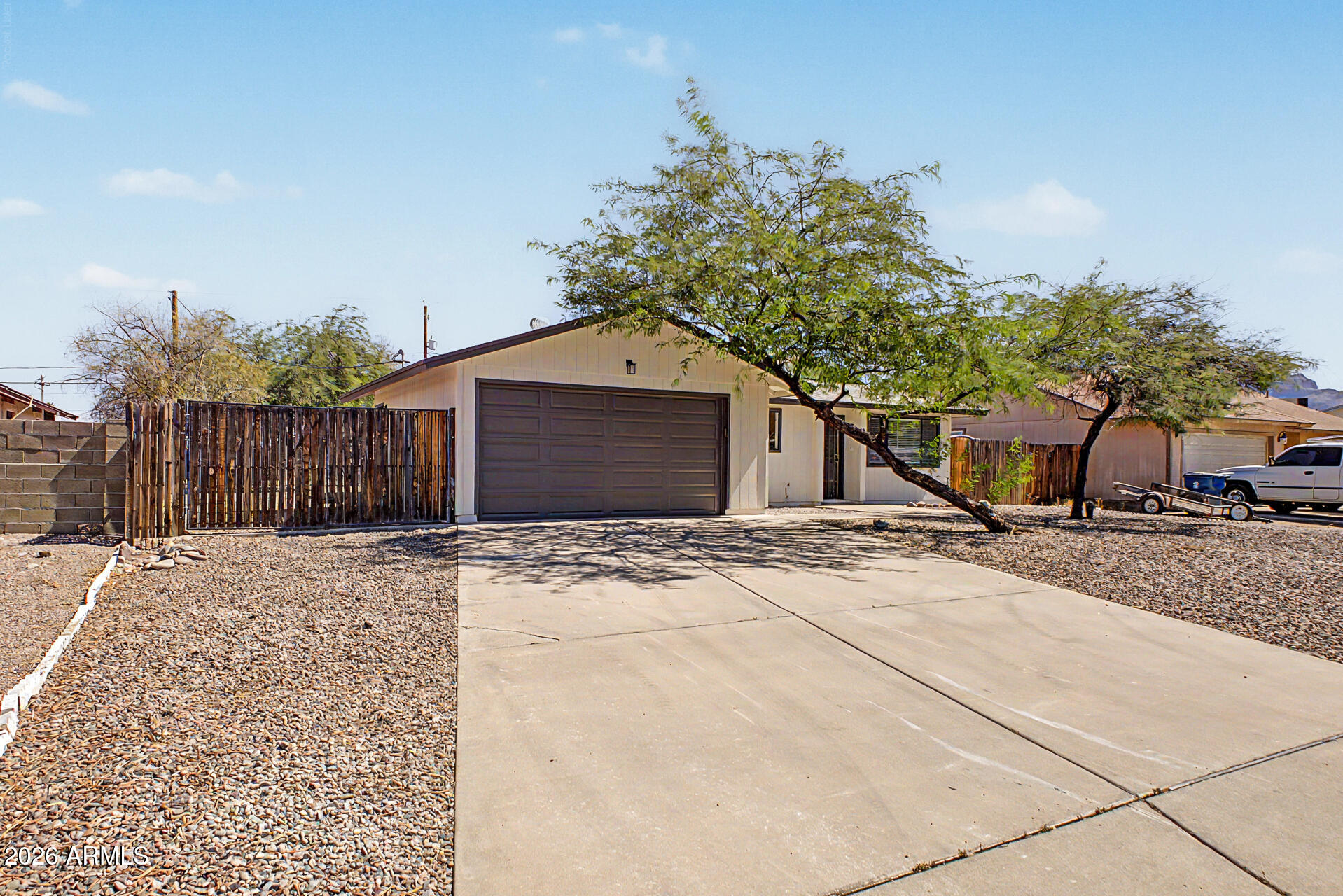 562 E HONDO Avenue