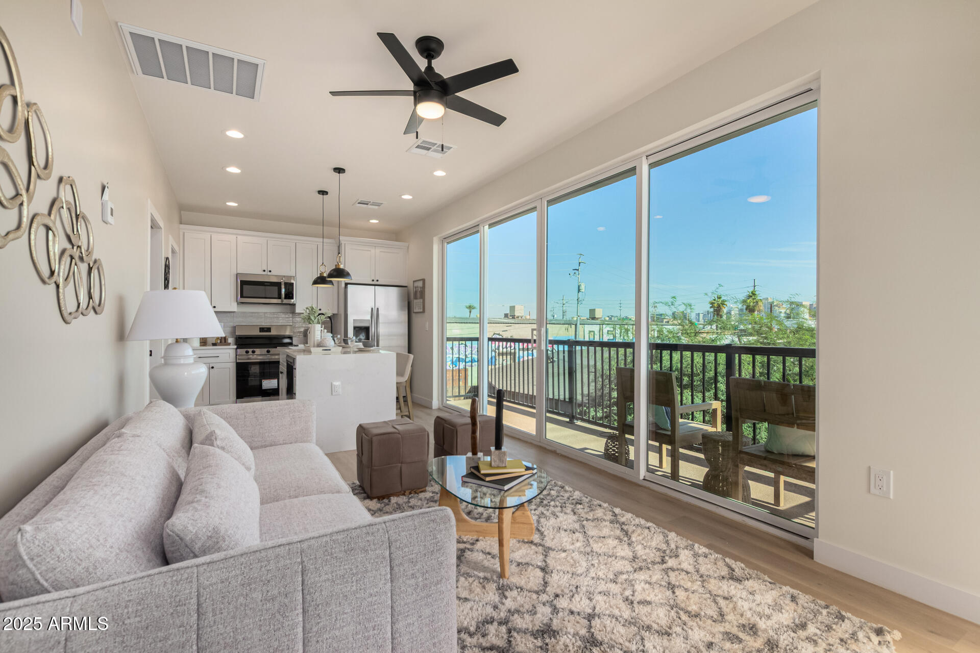 1728 W Sherman Street