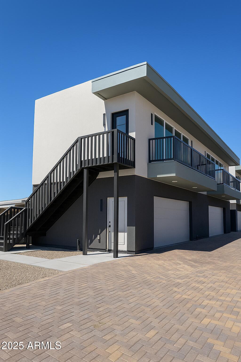 1728 W Sherman Street