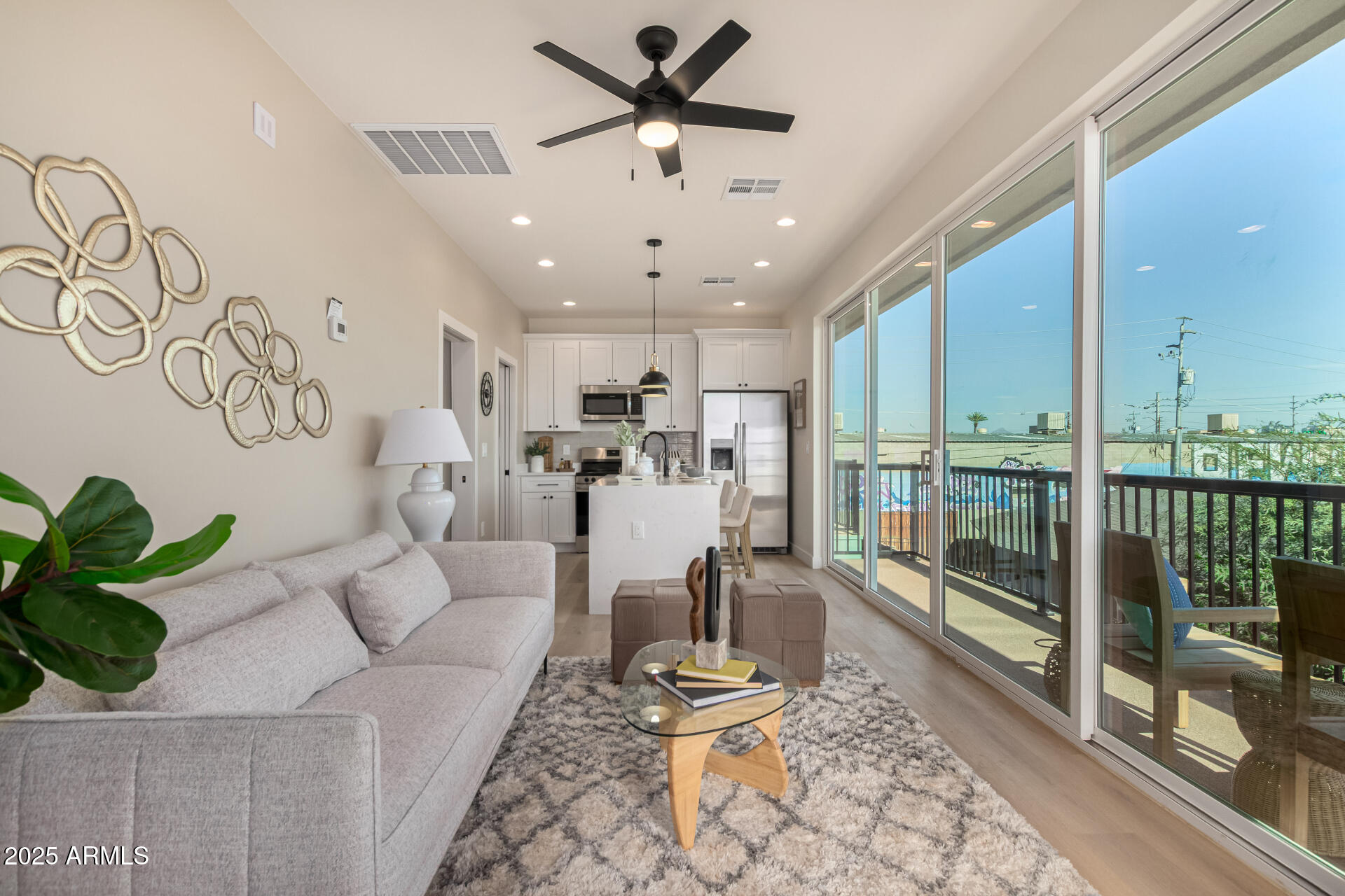 1728 W Sherman Street