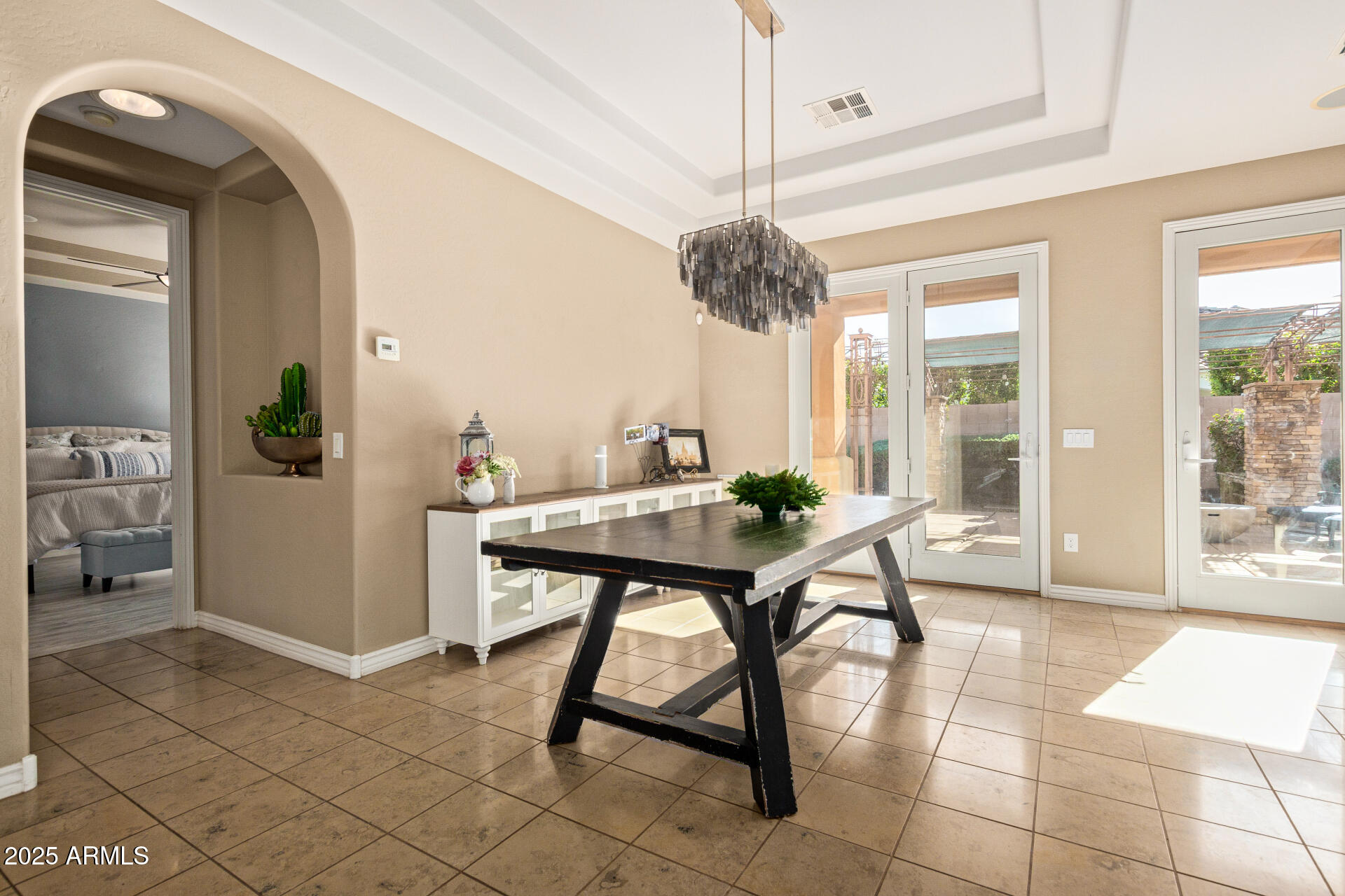 2029 E HACKBERRY Place